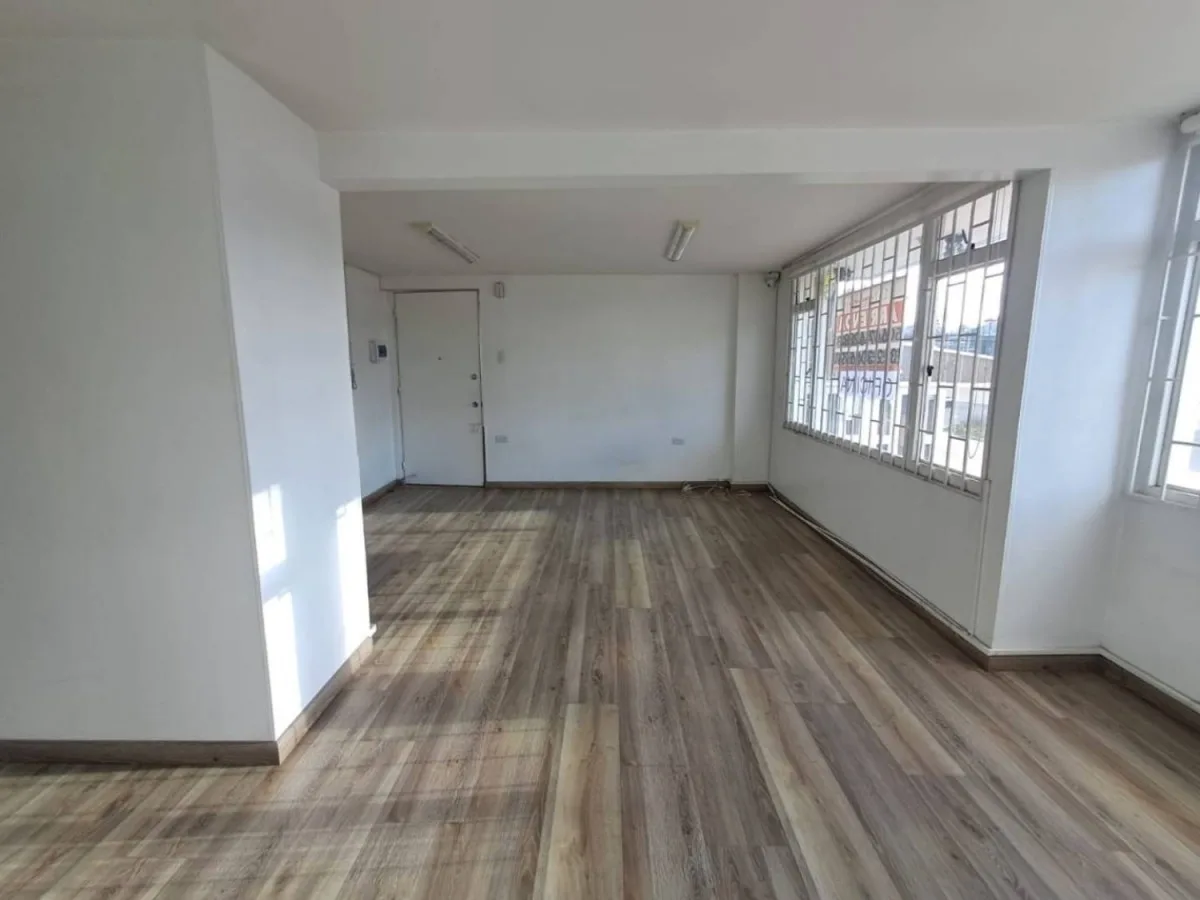 Oficina en Arriendo en Lago gaitan, Bogotá