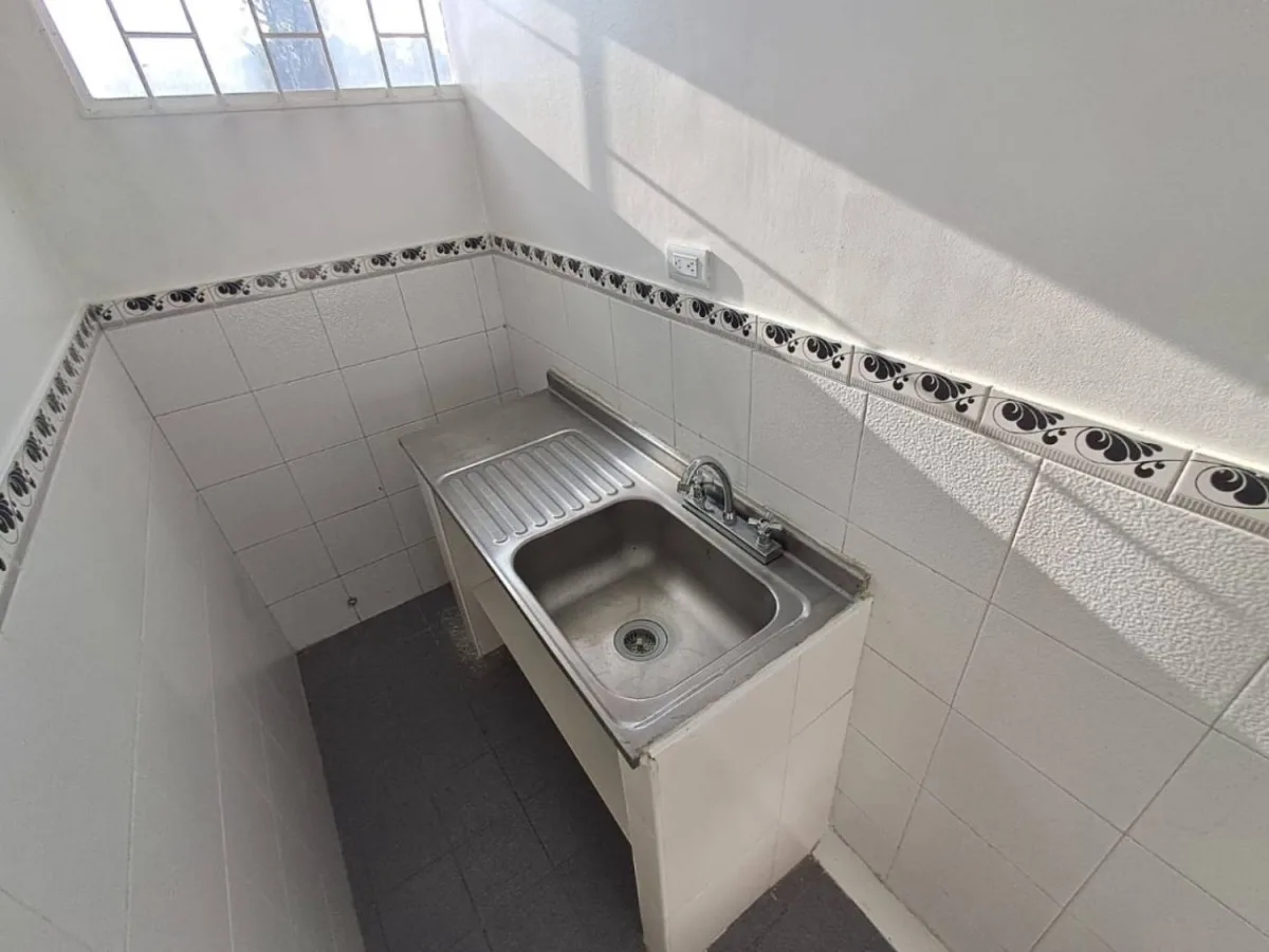 Oficina en Arriendo en Lago gaitan, Bogotá