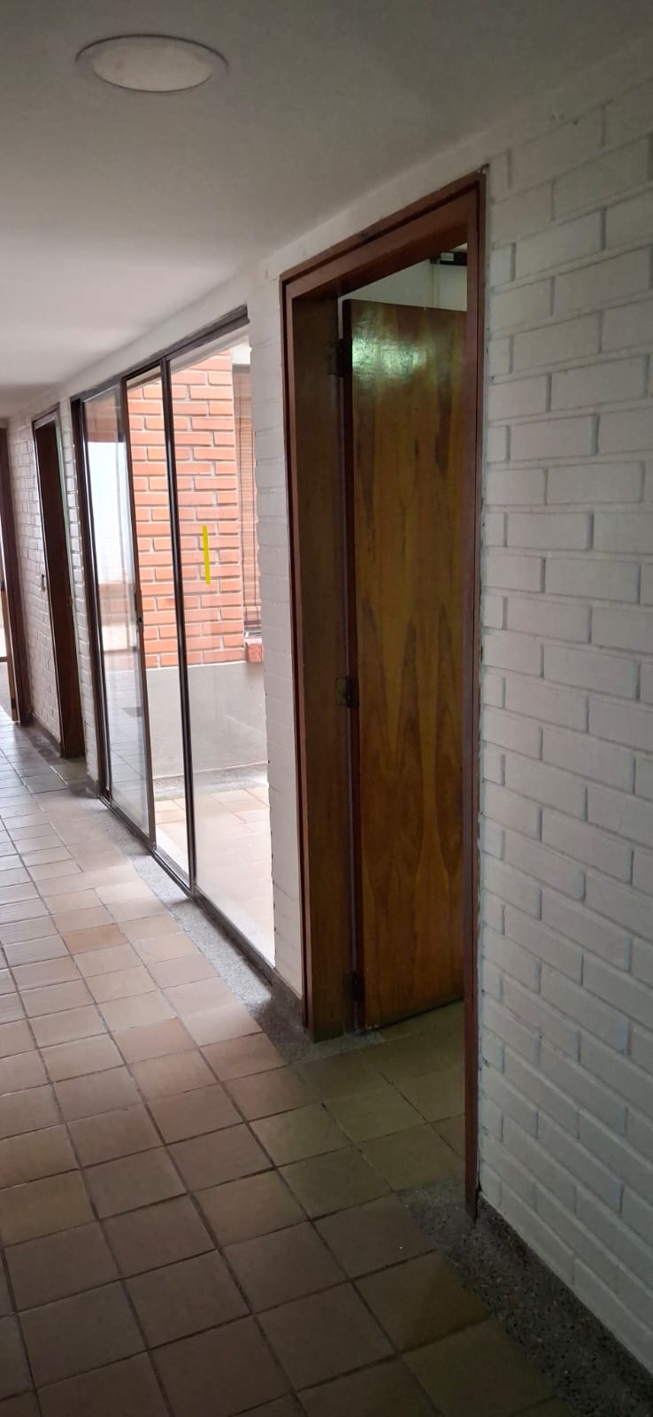 ALQUILER PROPIEDAD VERSATIL CON 6 ESPACIOS INDEPENDIENTES EN EDIFICIO EN LAURELES