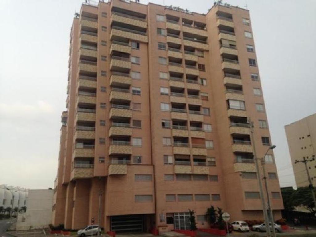 alquilo apartamento amoblado frente centro comercial chipichape cali