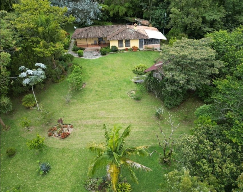 Casa campestre ubicada en el municipio de Rionegro Antioquia.