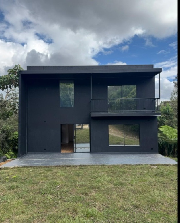 Casa campestre ubicada en el municipio La Ceja, Antioquia.