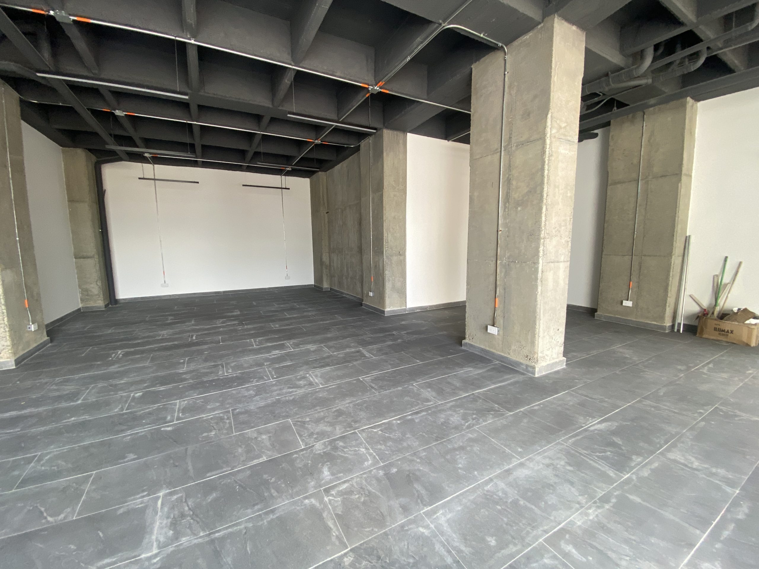 ARRIENDO LOCAL AV SANTANDER