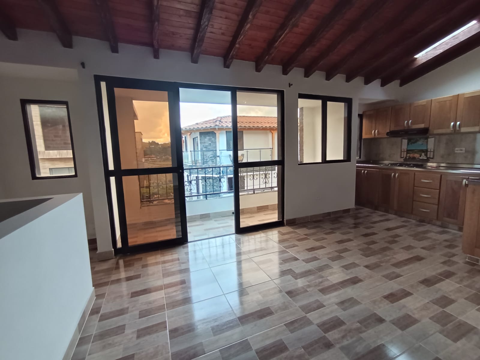 Alquilo Apartamento Barrio Mesa, piso 2, Bello