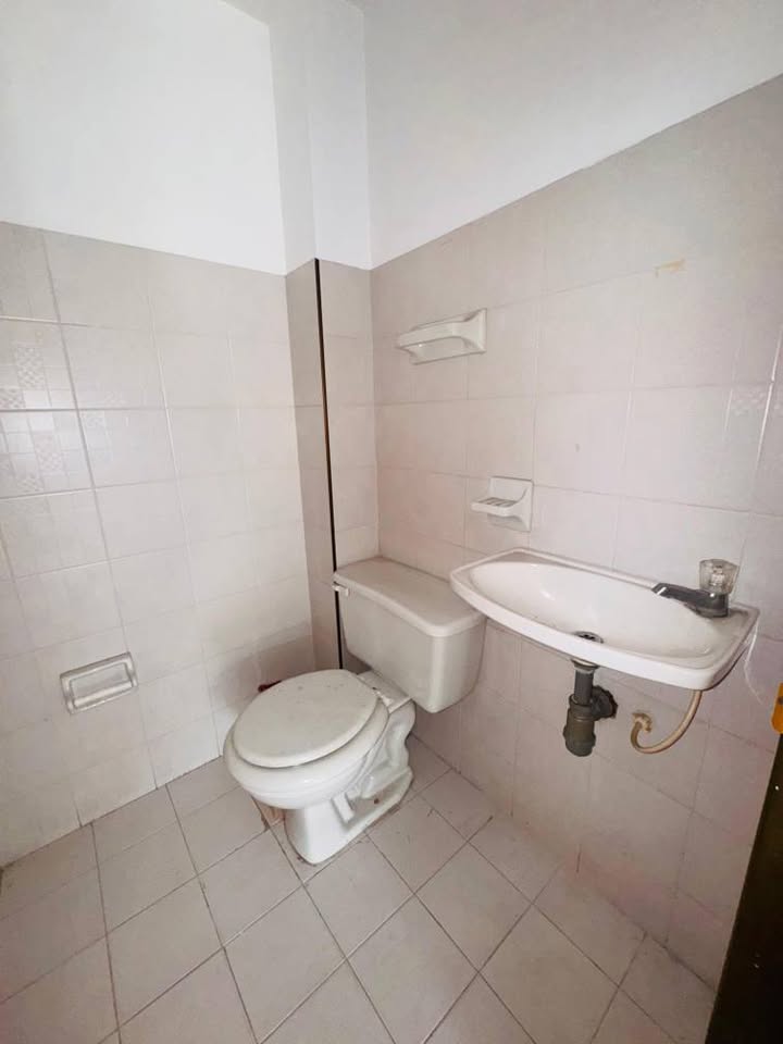 SE RENTA OFICINA EN EL CENTRO DE LA CIUDAD – EXCELENTE UBICACIÓN