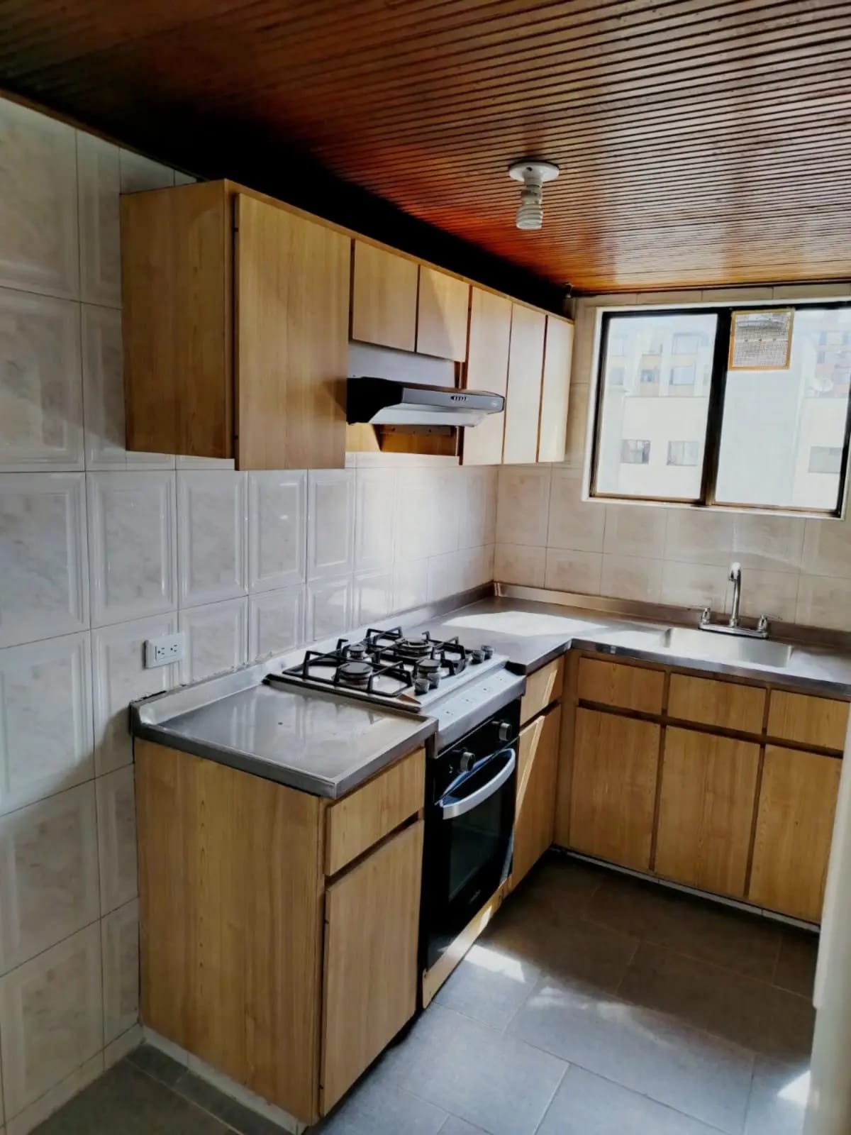 Apartamento en arriendo Cedritos Bogota–3 habitaciones, parqueadero, cerca TransMilenio