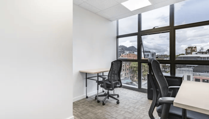 Espacio de oficina en renta para 4 personas en Bogota, Santa Barbara