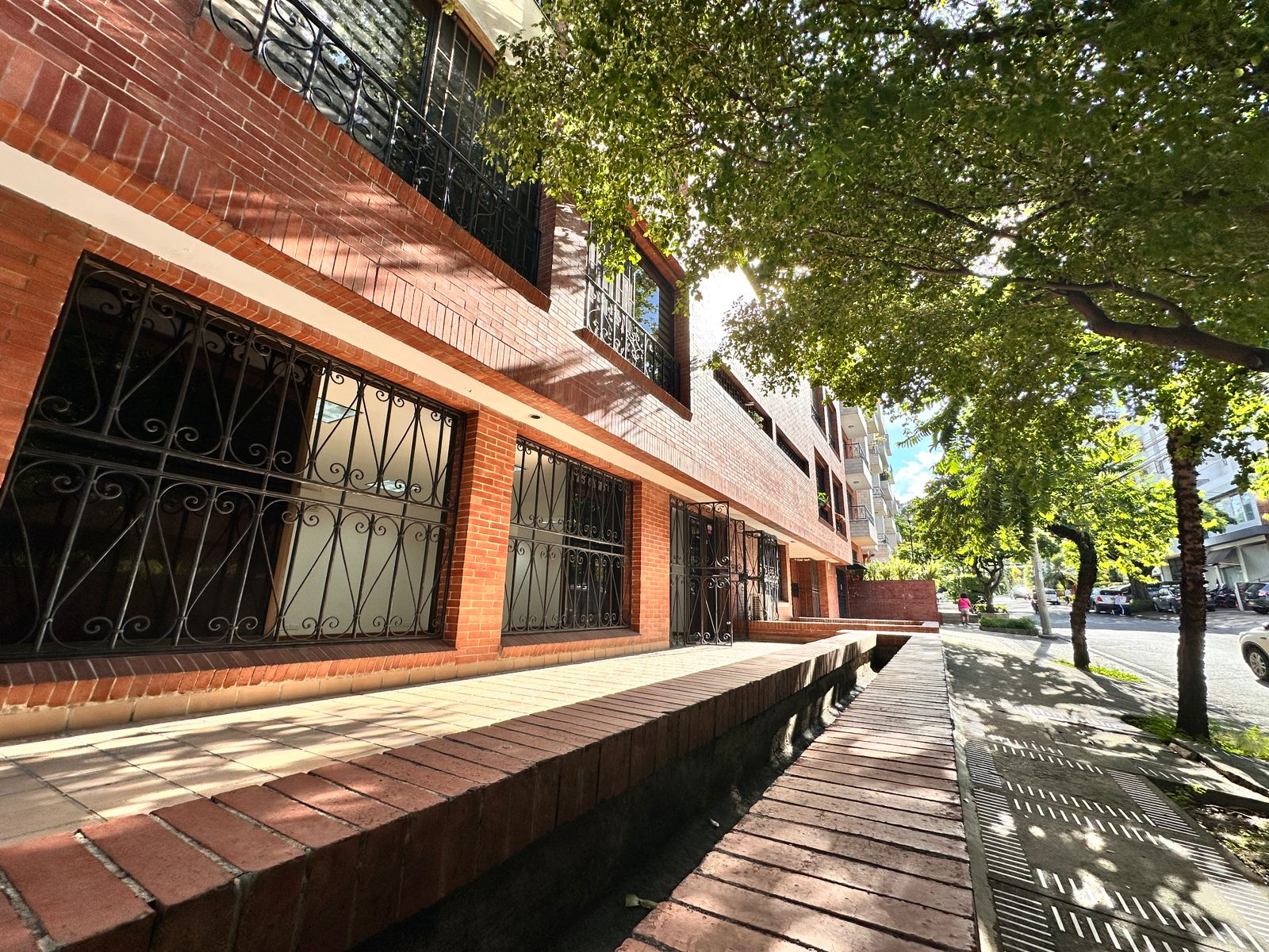 SE ALQUILA APARTAMENTO AMOBLADO BOCHALEMA