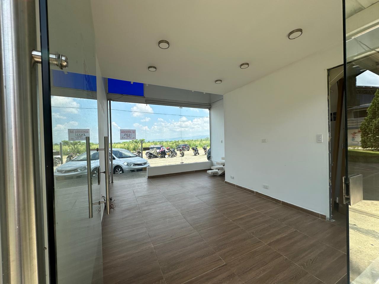 Arriendo local cerca a Invico Pereira