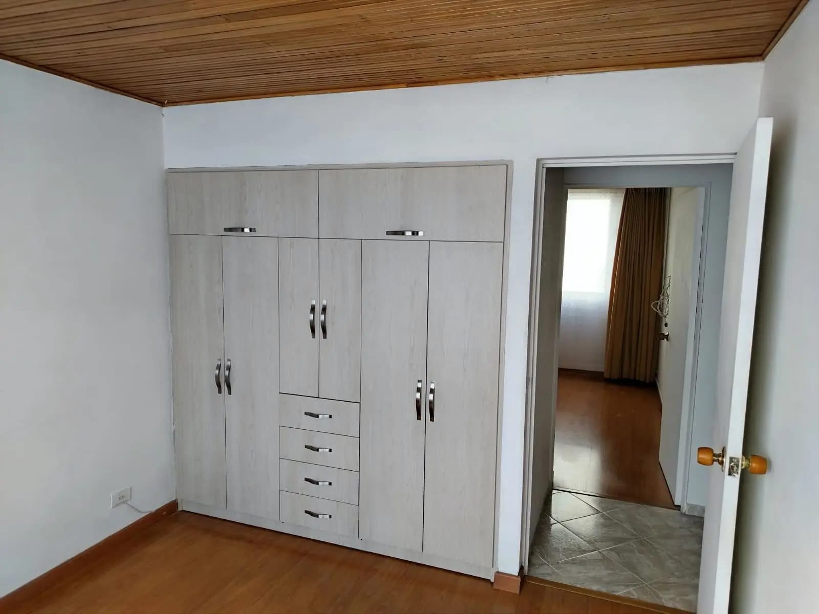 Apartamento en arriendo Cedritos Bogota–3 habitaciones, parqueadero, cerca TransMilenio