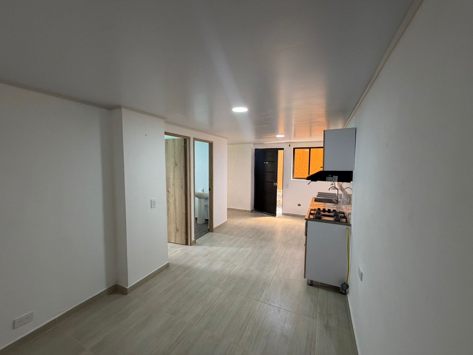 SE ARRIENDA APARTAESTUDIO EN ROBLEDO SANTA MARGARITA