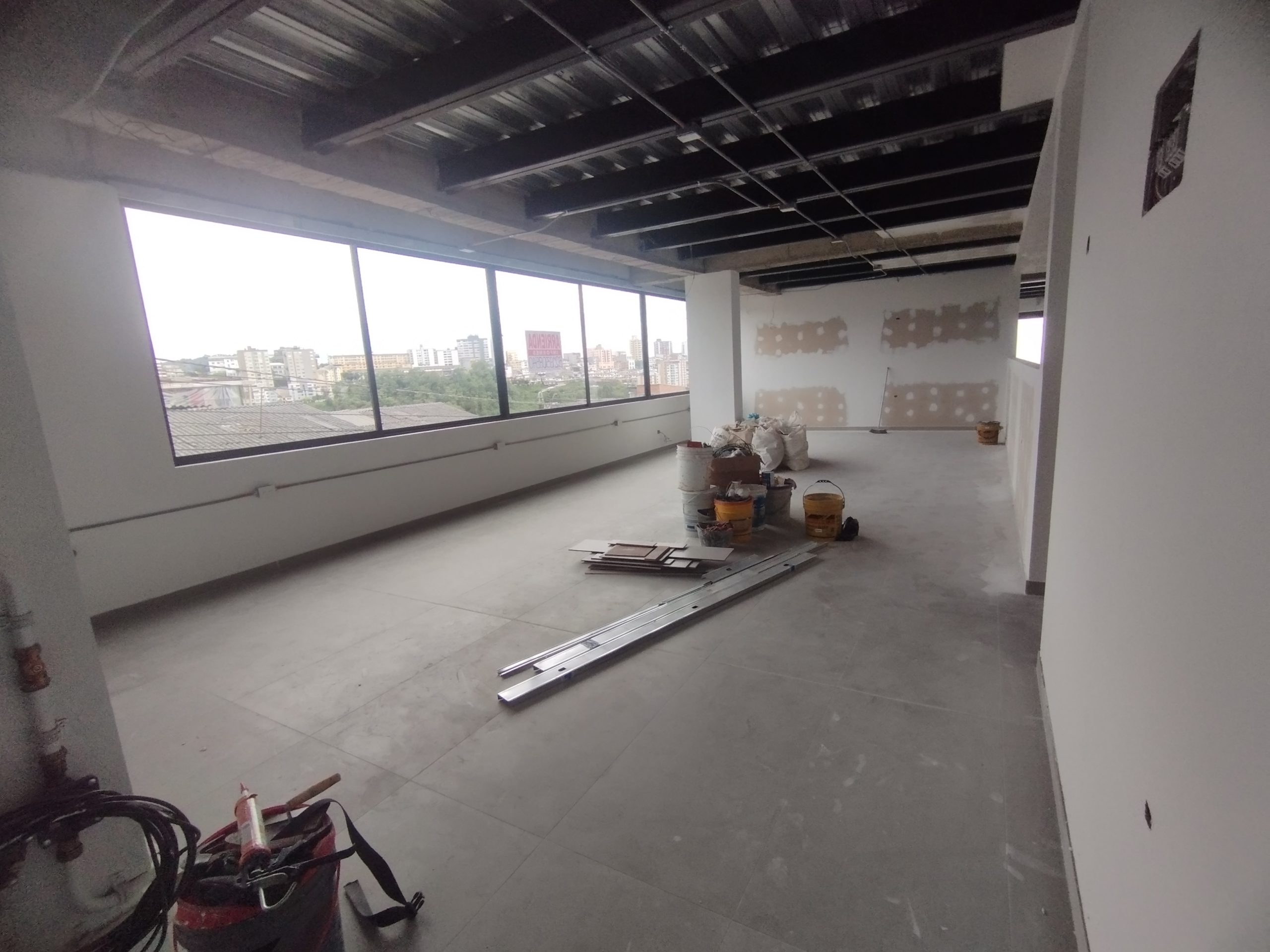 ARRIENDO DE LOCAL EN LA CAROLA