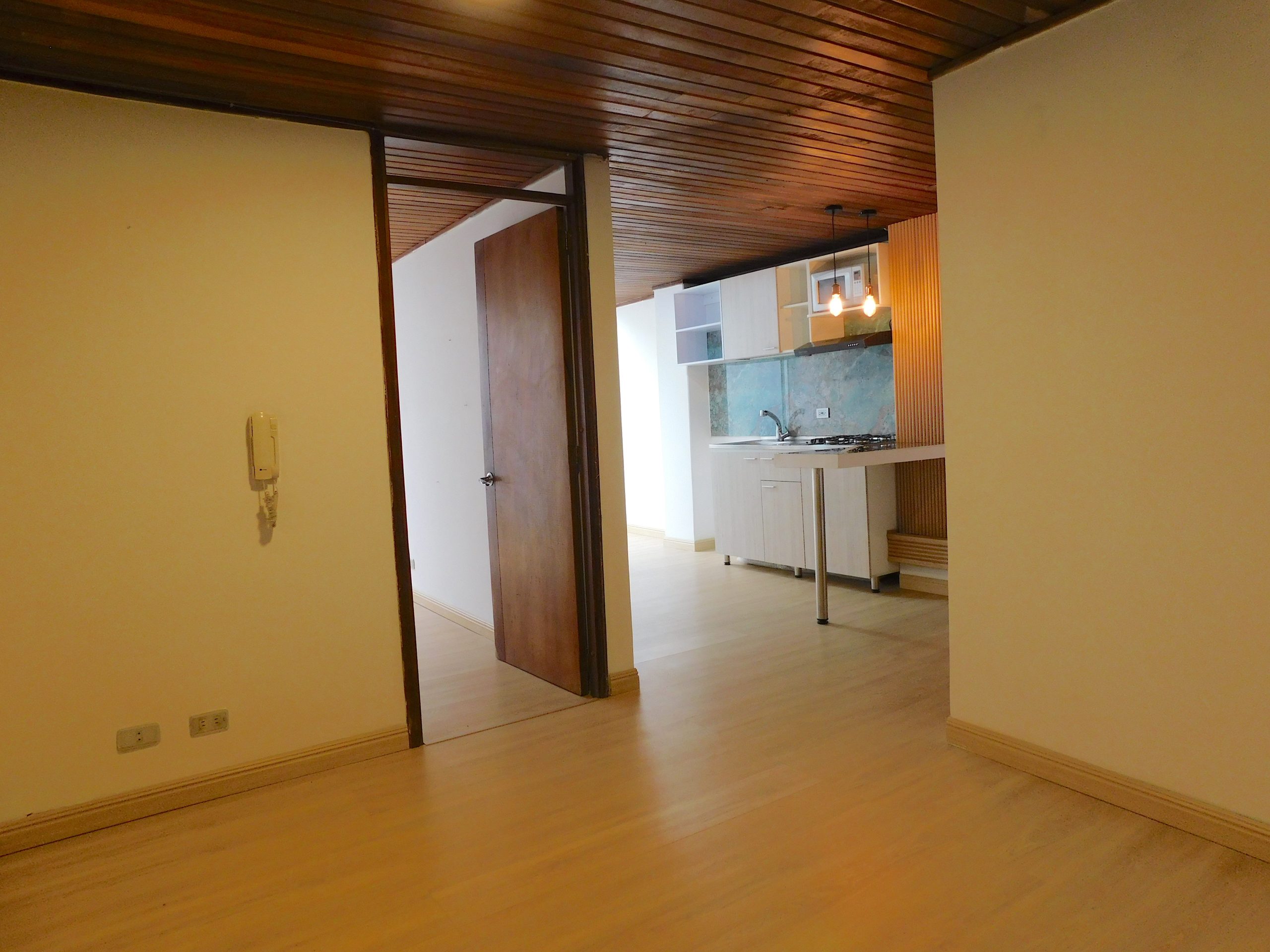 ARRIENDO APARTAESTUDIO SAN IGNACIO