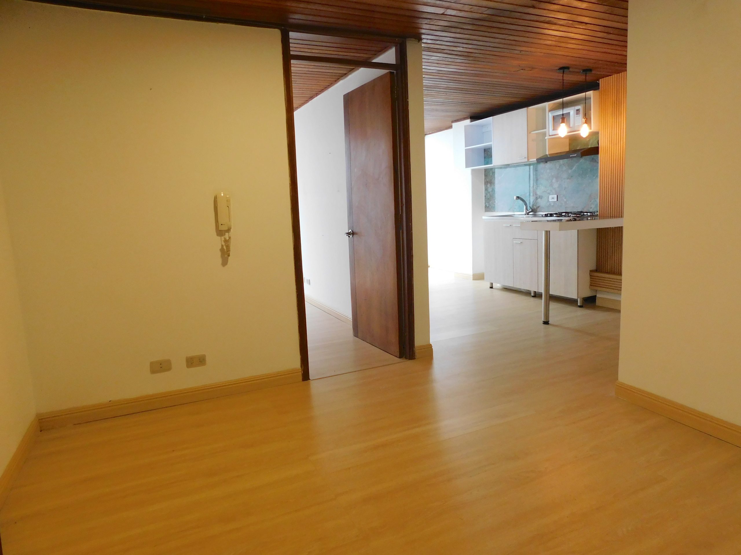 ARRIENDO APARTAESTUDIO SAN IGNACIO