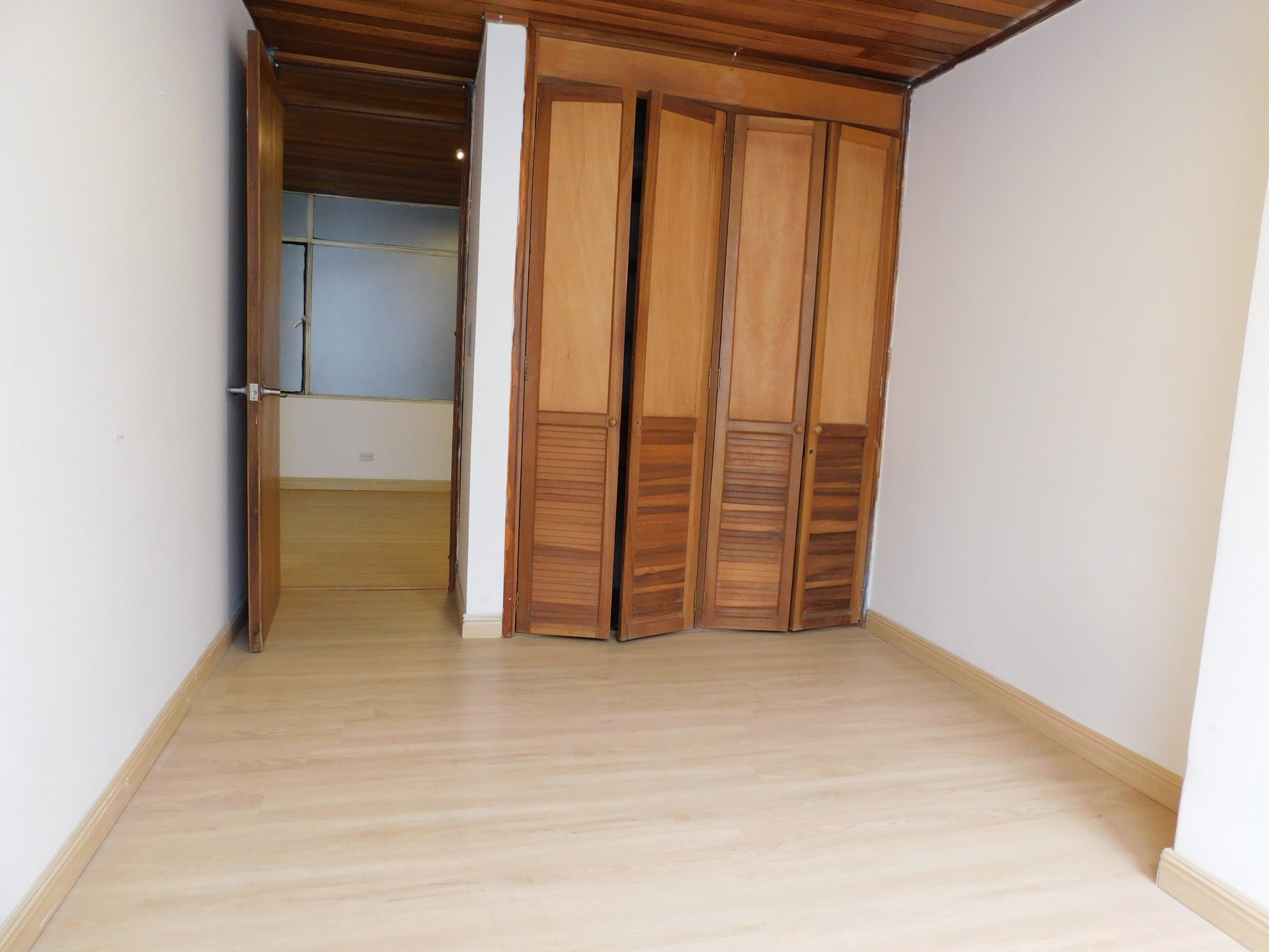 ARRIENDO APARTAESTUDIO SAN IGNACIO