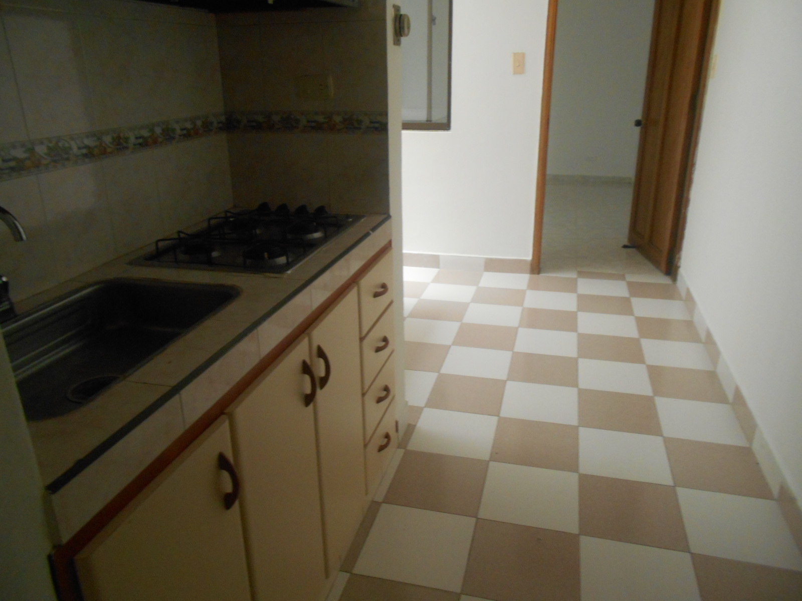 ARRIENDO APARTAESTUDIO BARRIO VERSALLES