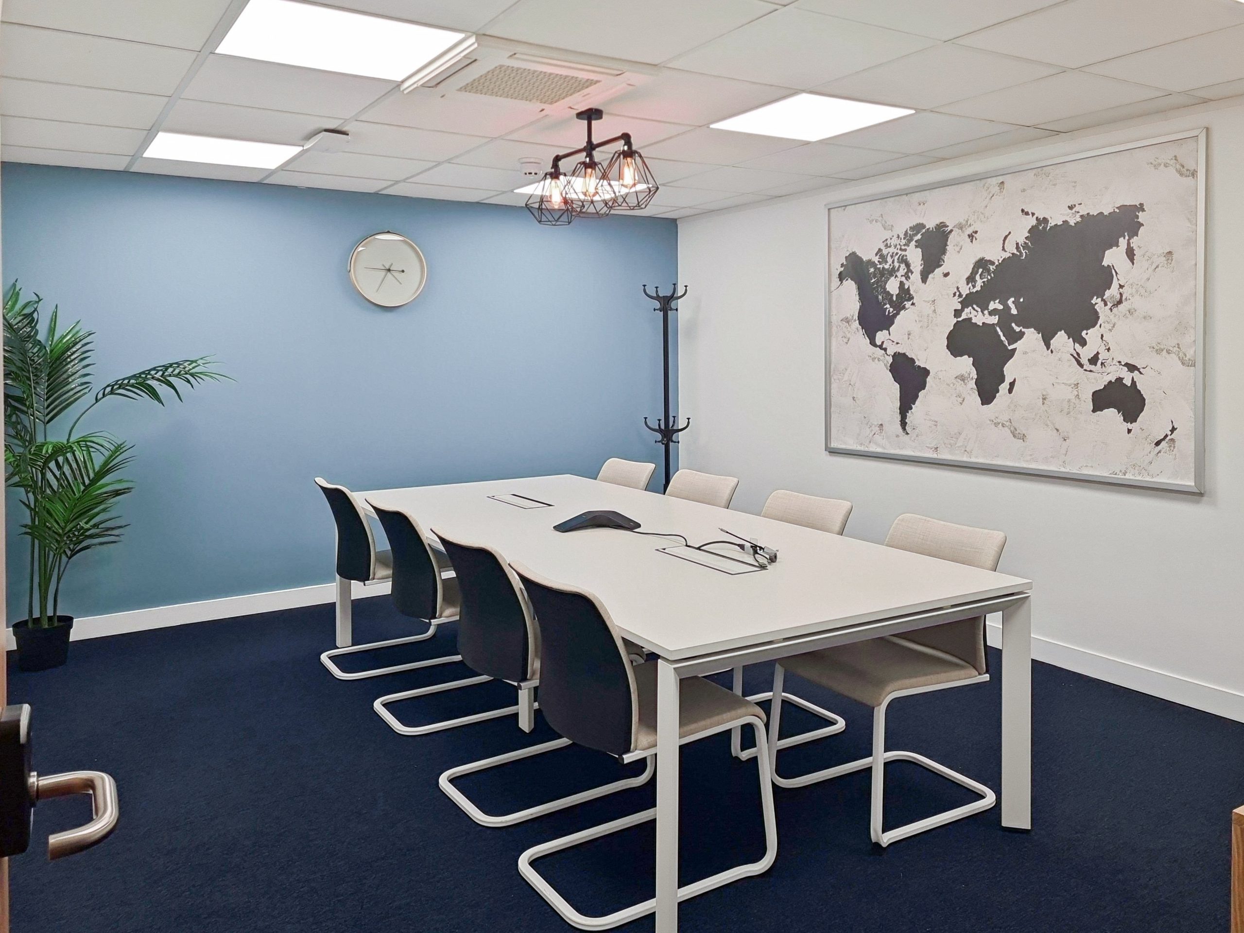 HQ_Hitchin_Invision_House_UK_Centre_7316_BoardRoom_1_u3d2dg.jpg