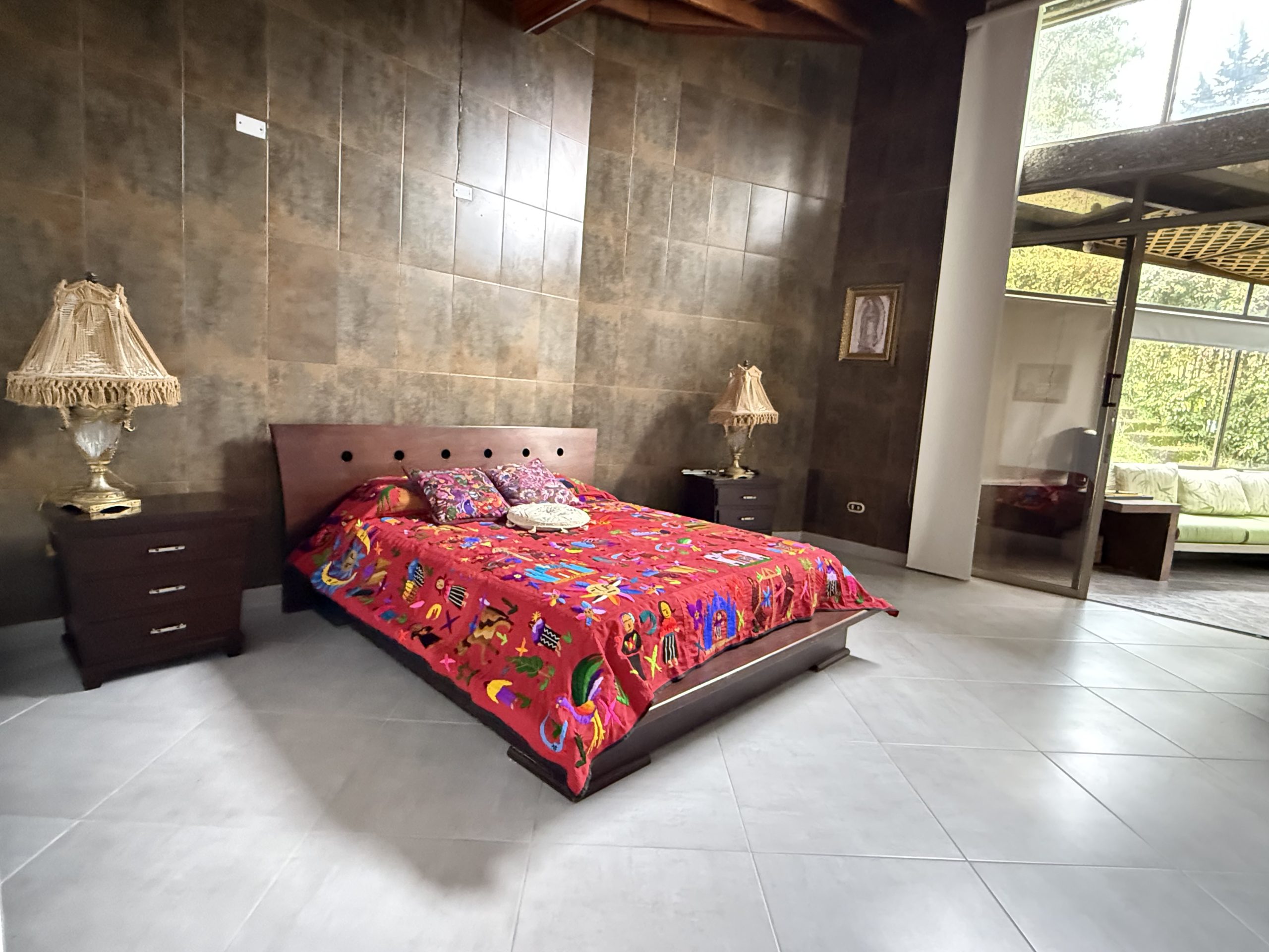 Felicidad en una planta , luz natural , aire puro ,seguridad y privacidad , oferta de colegios ampli