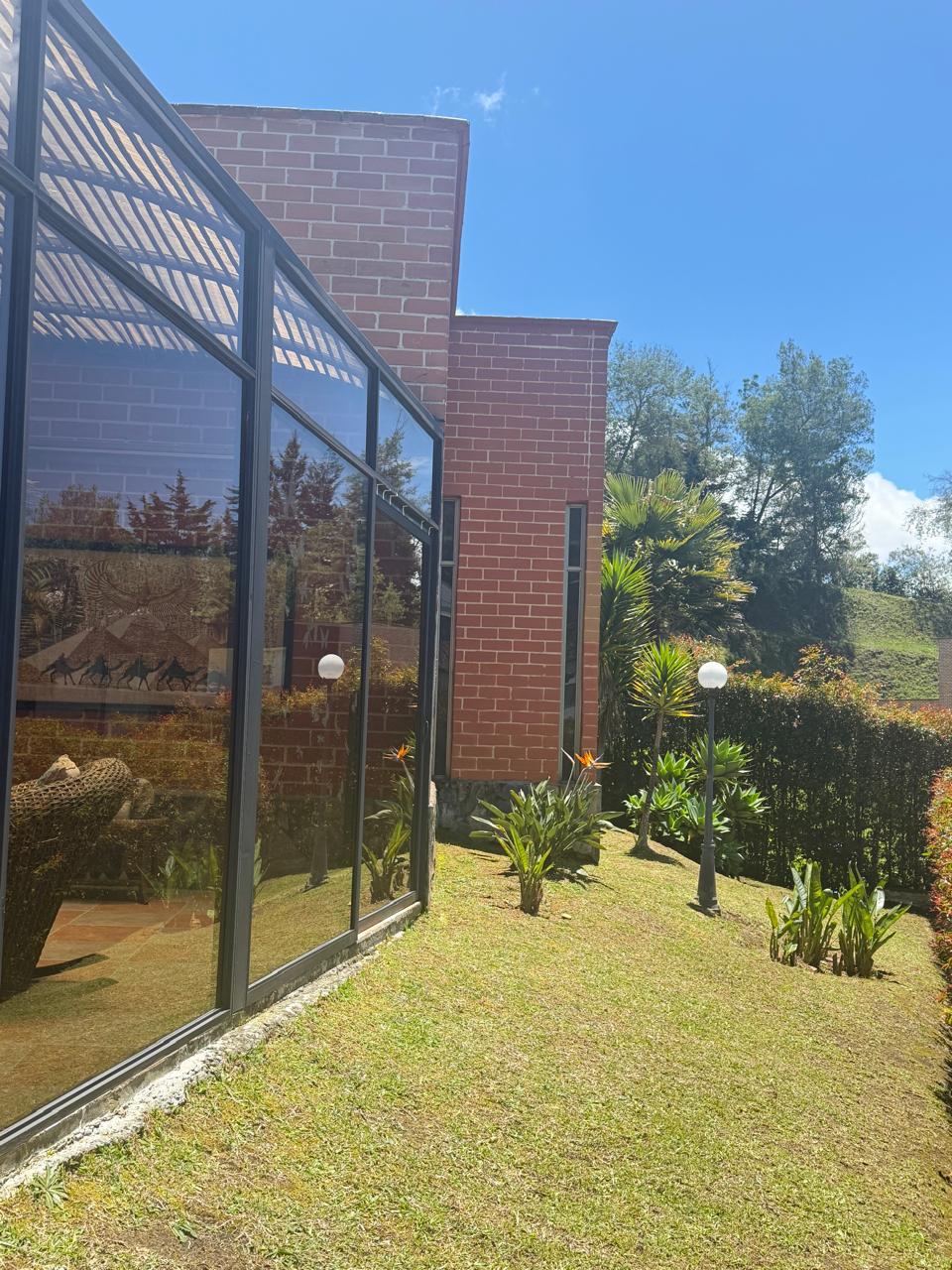 Felicidad en una planta , luz natural , aire puro ,seguridad y privacidad , oferta de colegios ampli