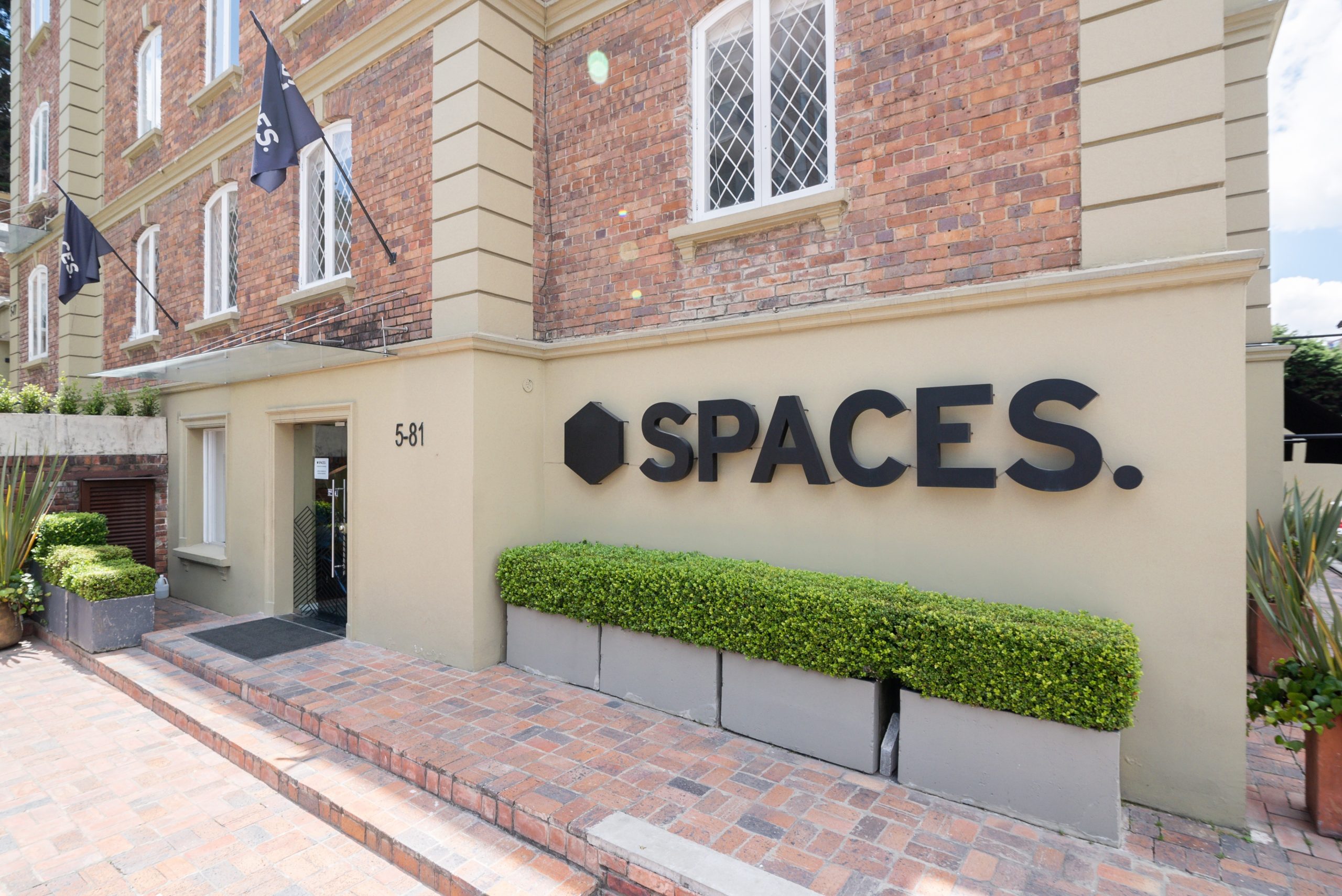 Alquiler de oficinas bellamente diseñadas para 3 personas en Bogota, Colina Campestre