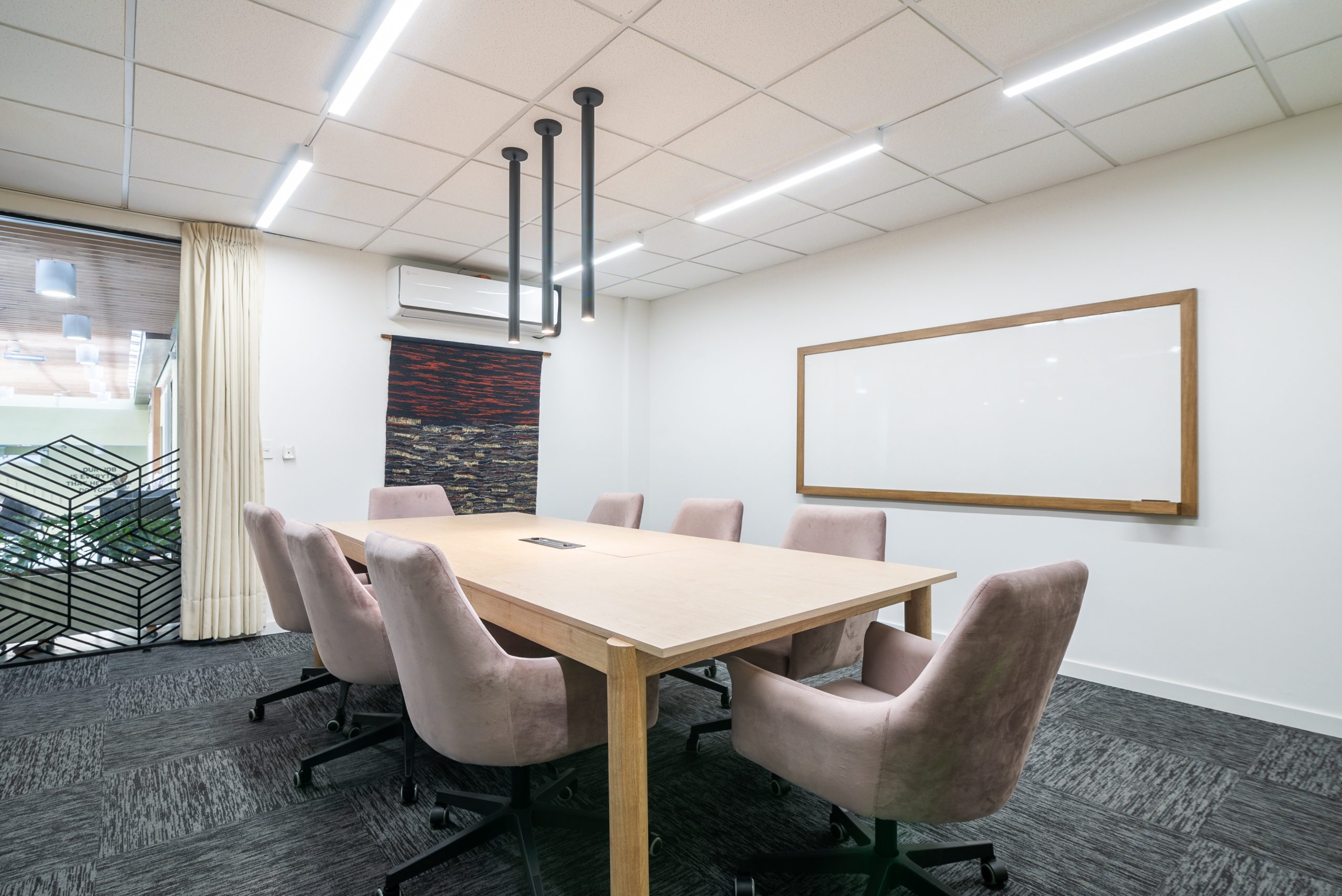 Alquiler de oficinas bellamente diseñadas para 4 personas en Bogota, Spaces Nuestro