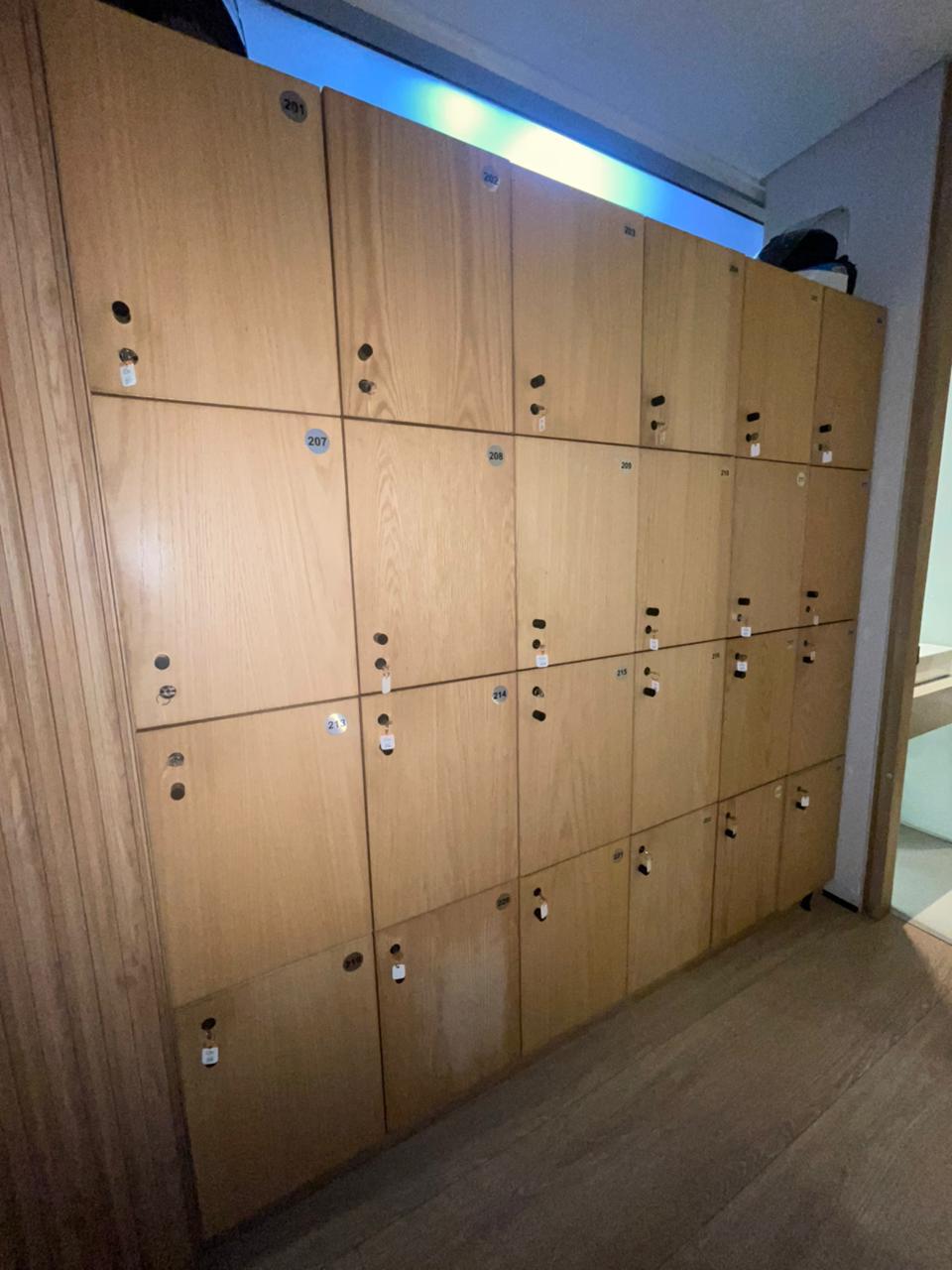 Exclusiva Oficina Corporativa 270 m²: Elegancia y comodidad en sector Estadio – Excelente ubicación