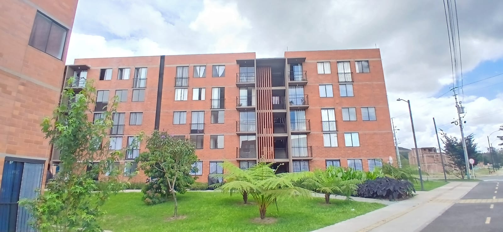 Alquiler de Habitación en Poblado ,Centro Automotriz , Castropol