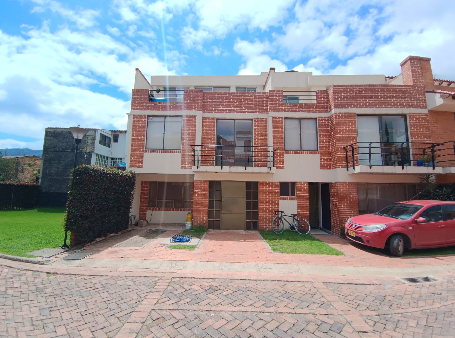 ARRIENDO CASA COTA CONJUNTO CERRADO $ 2.800.000