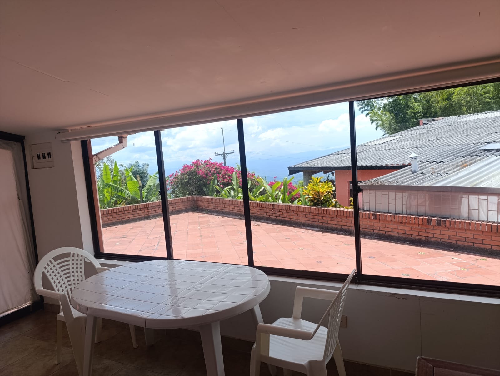 ARRIENDO APARTAESTUDIO AMOBLADO EL ARENILLO MANIZALES | TERRAZA