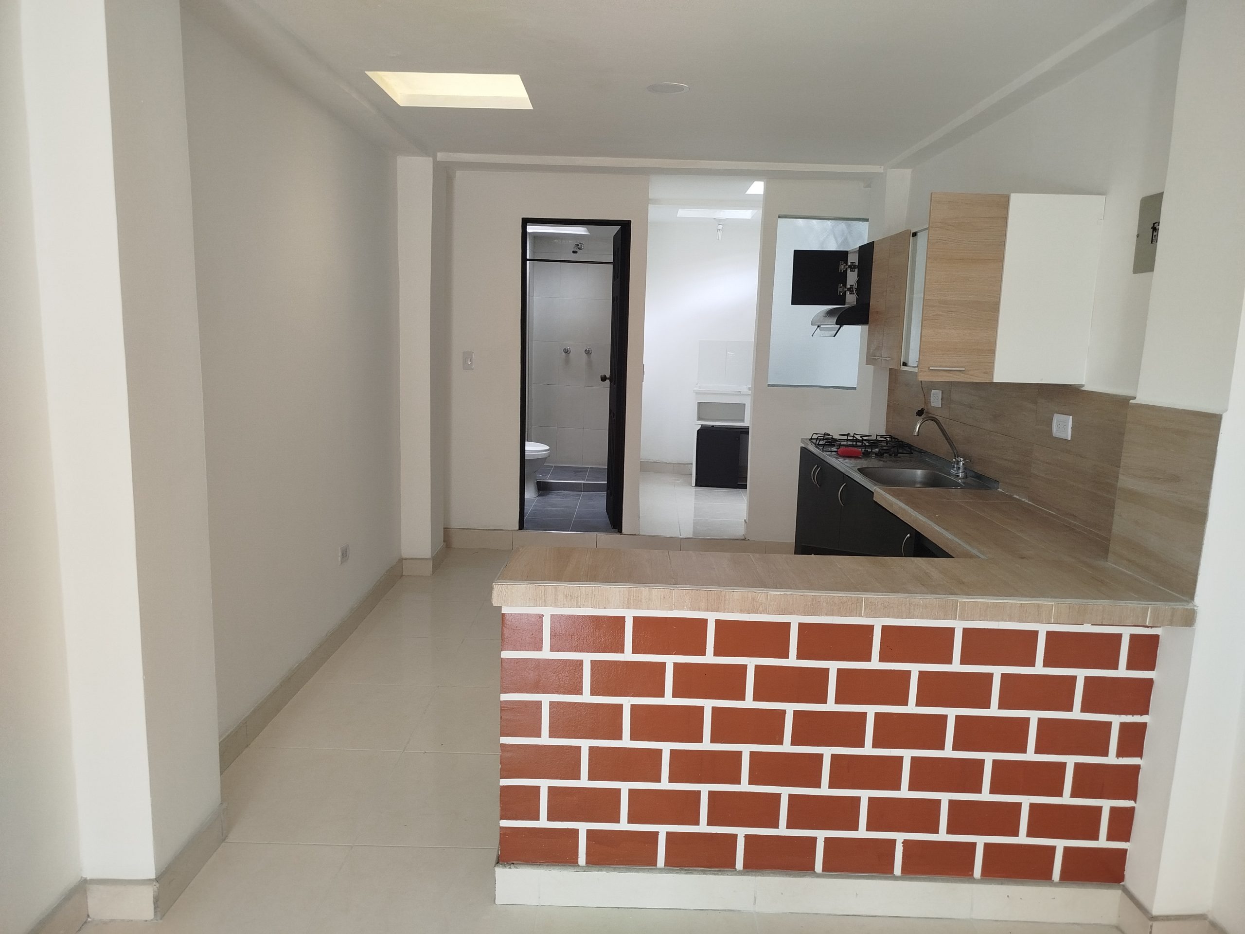 ARRIENDO CONSULTORIO VERSALLES MANIZALES | ASCENSOR