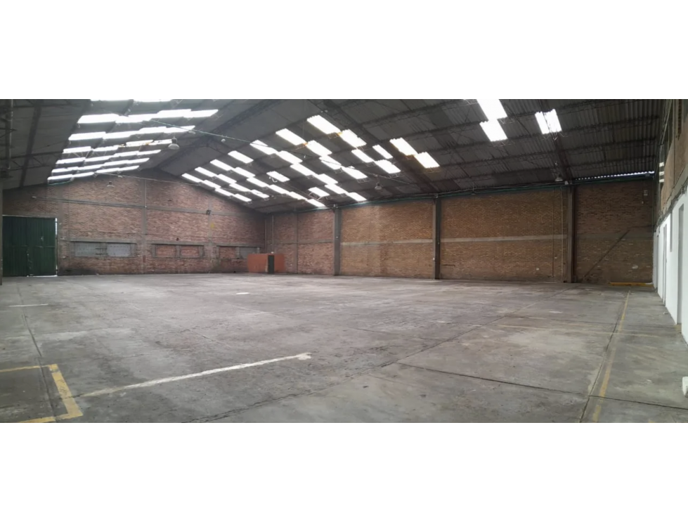 EXCELENTE OFICINA EN ARRIENDO - ZONA FRANCA