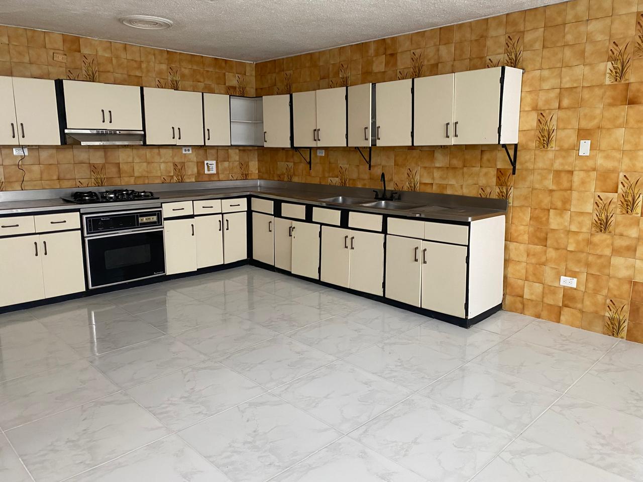 Apartamento en Arriendo en Loma del Esmeraldal, Envigado