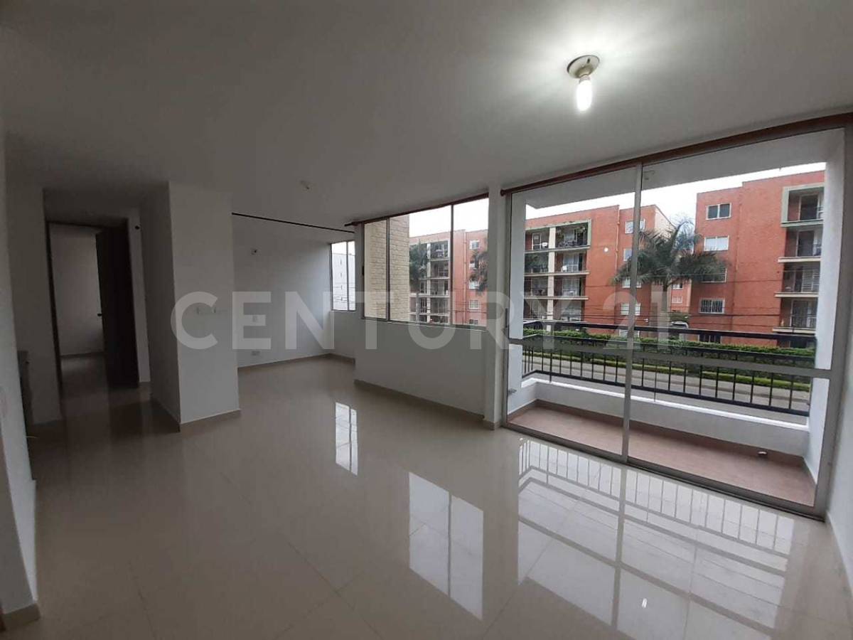 SE ALQUILA APARATAMENTO