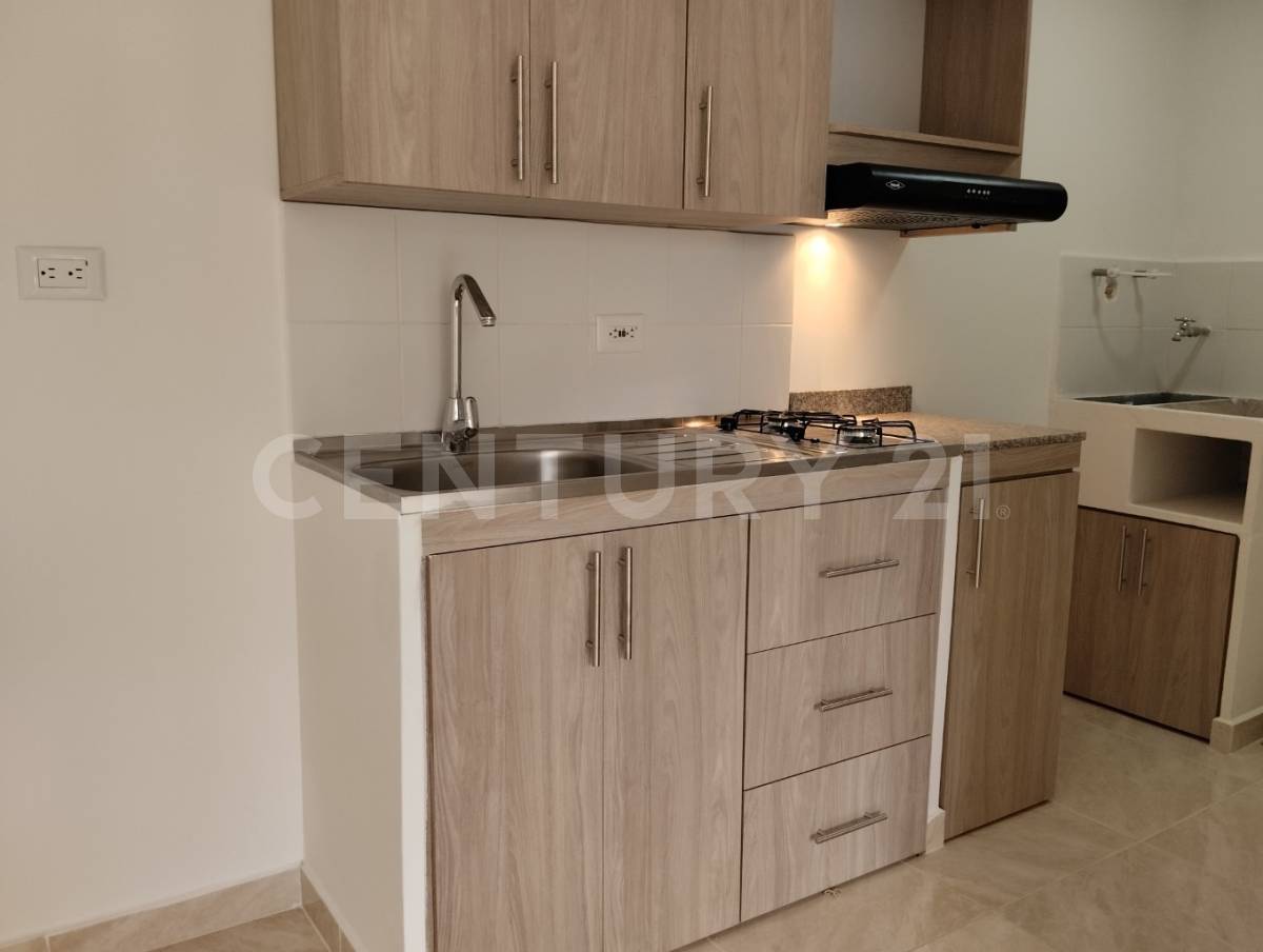 Alquilo Apartamento en segundo piso en Alfonso López - Pereira