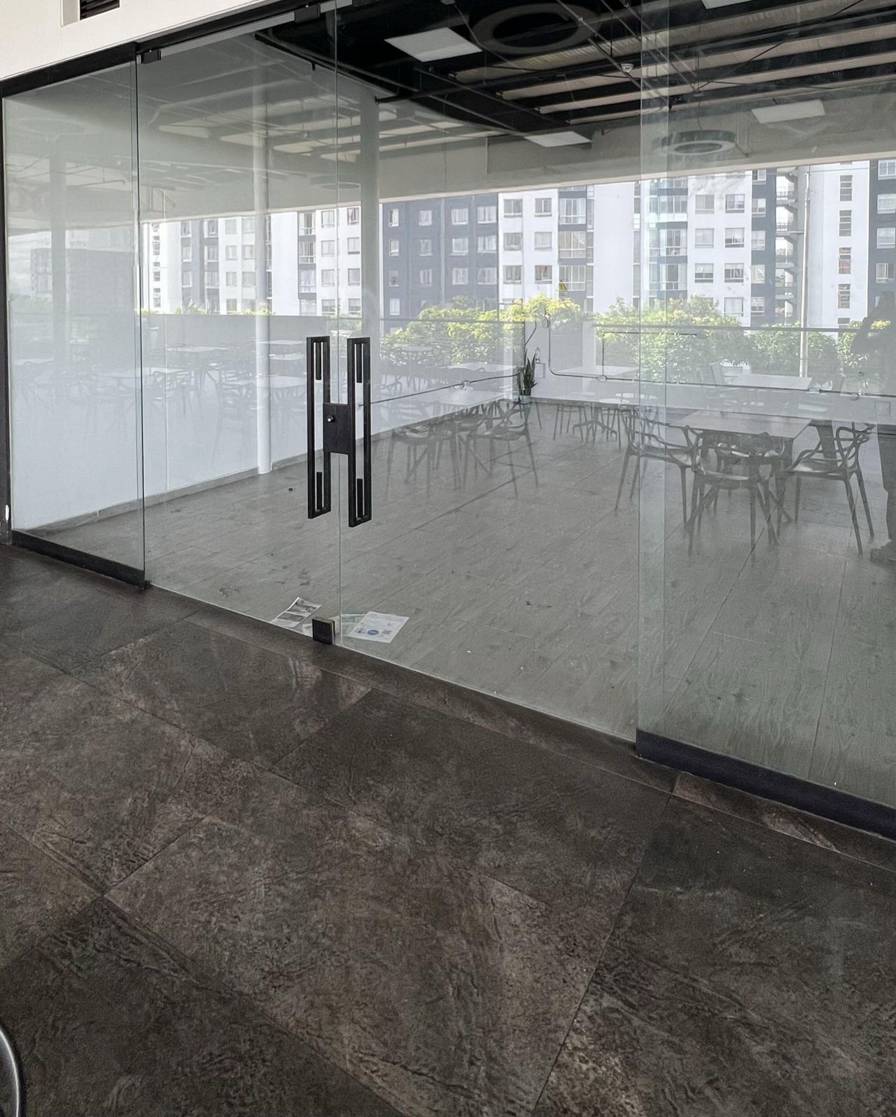 RENTO LOCAL EN MALL BATARA VIA CONDINA