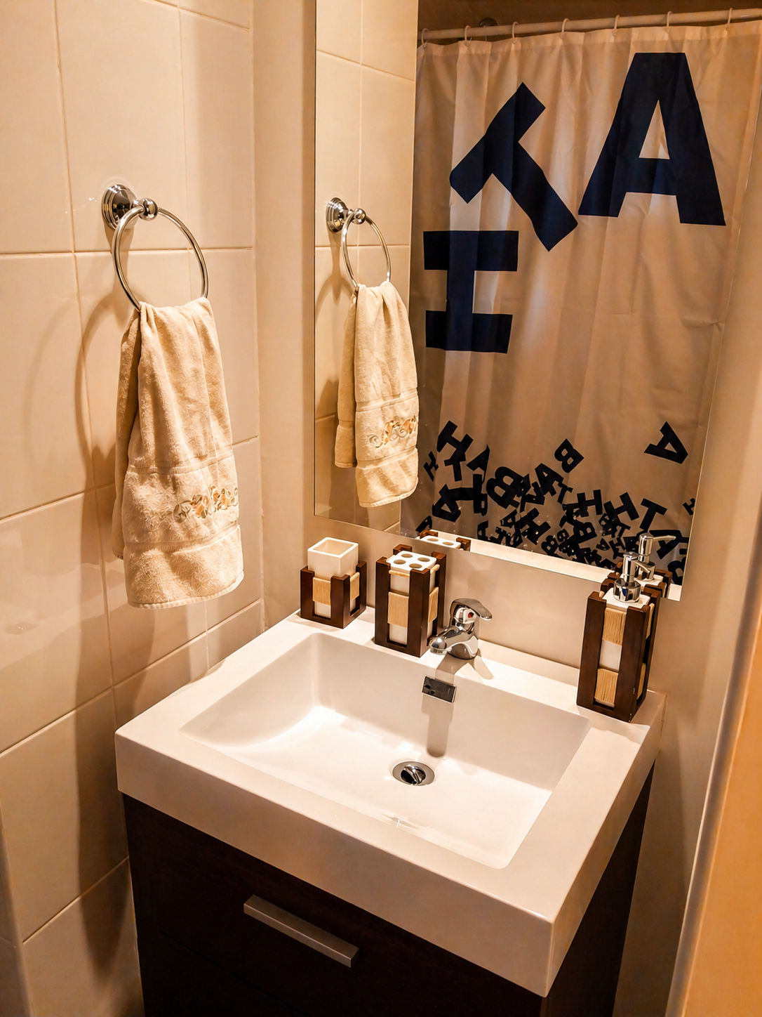 Departamento AMOBLADO 1D/1B a pasos del Mall y Metro Quilín, 450mil (6 meses minimo)