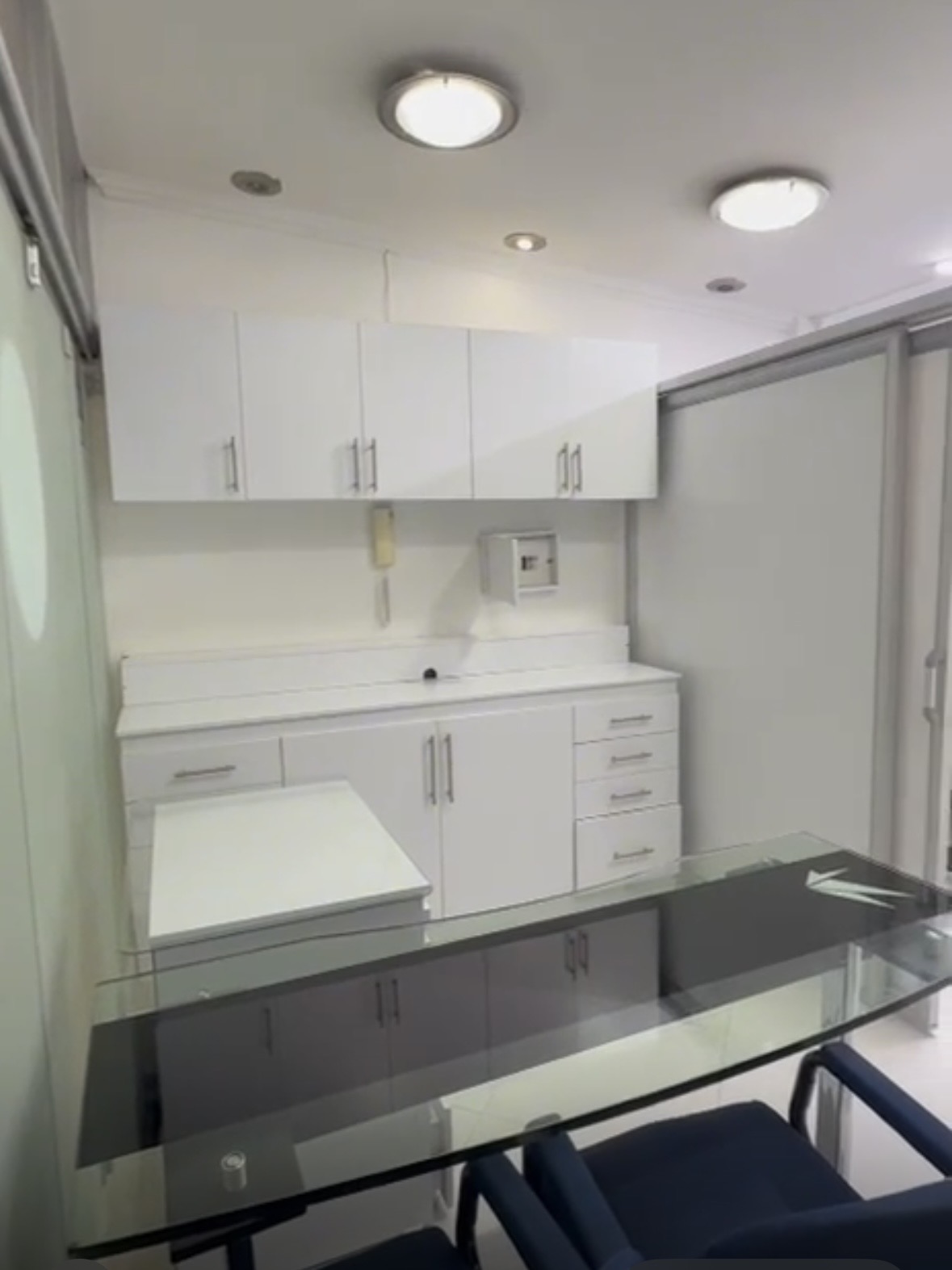 ARRIENDO CONSULTORIO ODONTOLOGICO DOTADO EN CENTRO SUBA