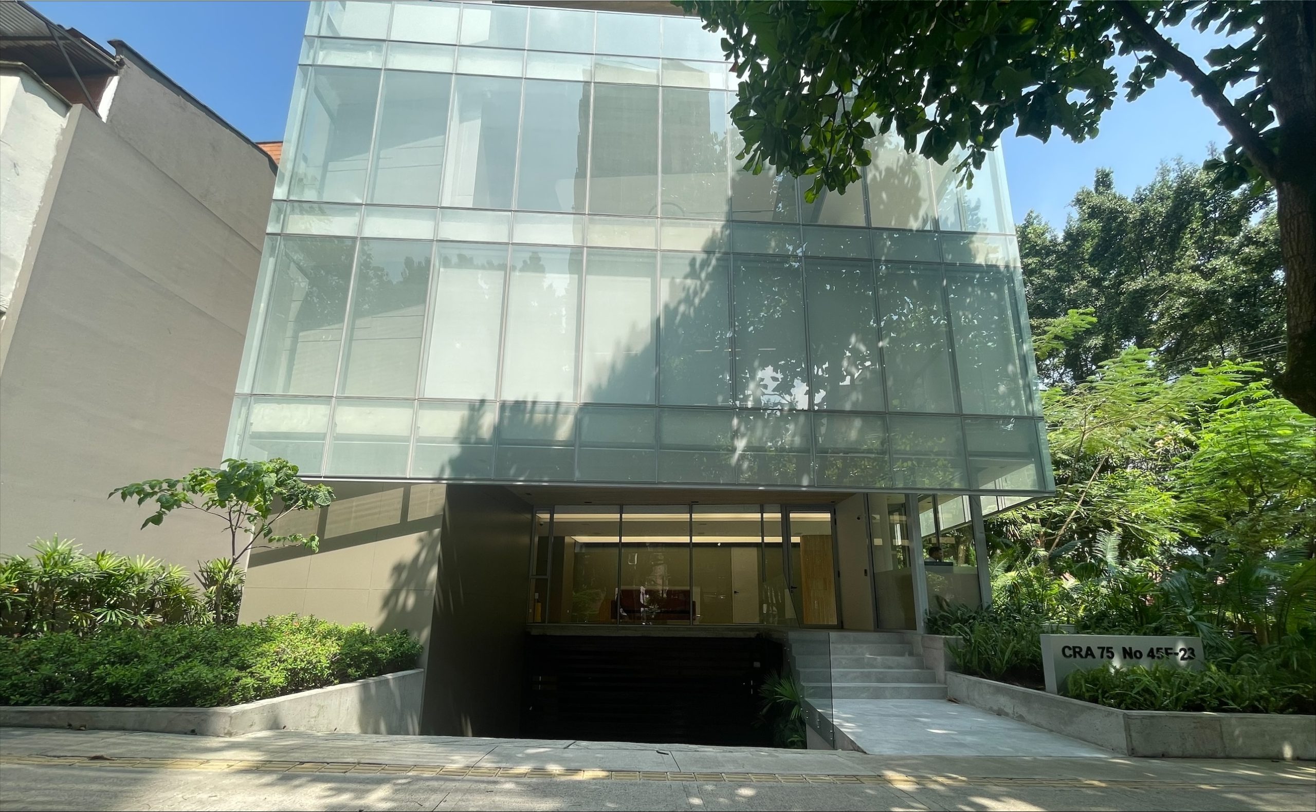 Exclusiva Oficina Corporativa 270 m²: Elegancia y comodidad en sector Estadio – Excelente ubicación