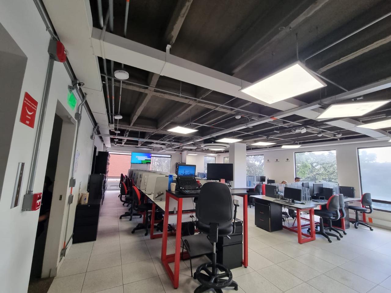 ARRIENDO EDIFICIO AV CHILE