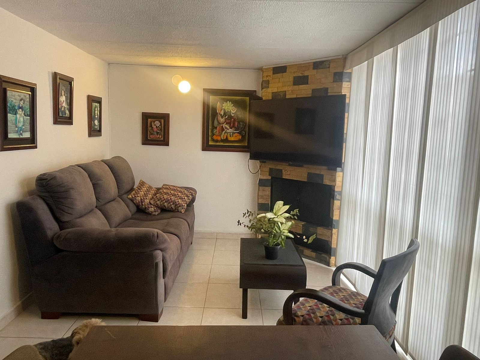 EXCELENTE UBICACION – ILUMINACION INMEJORABLE-AMPLIOS ESPACIOS-BOGOTA NORTE