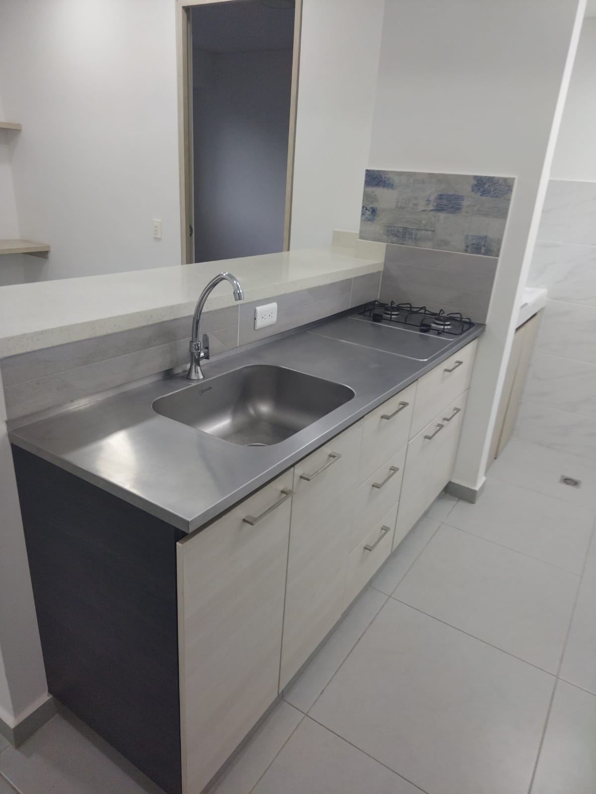 Se arrienda apartaestudio ubicado en el edificio Nórdica en Niquia – Bello