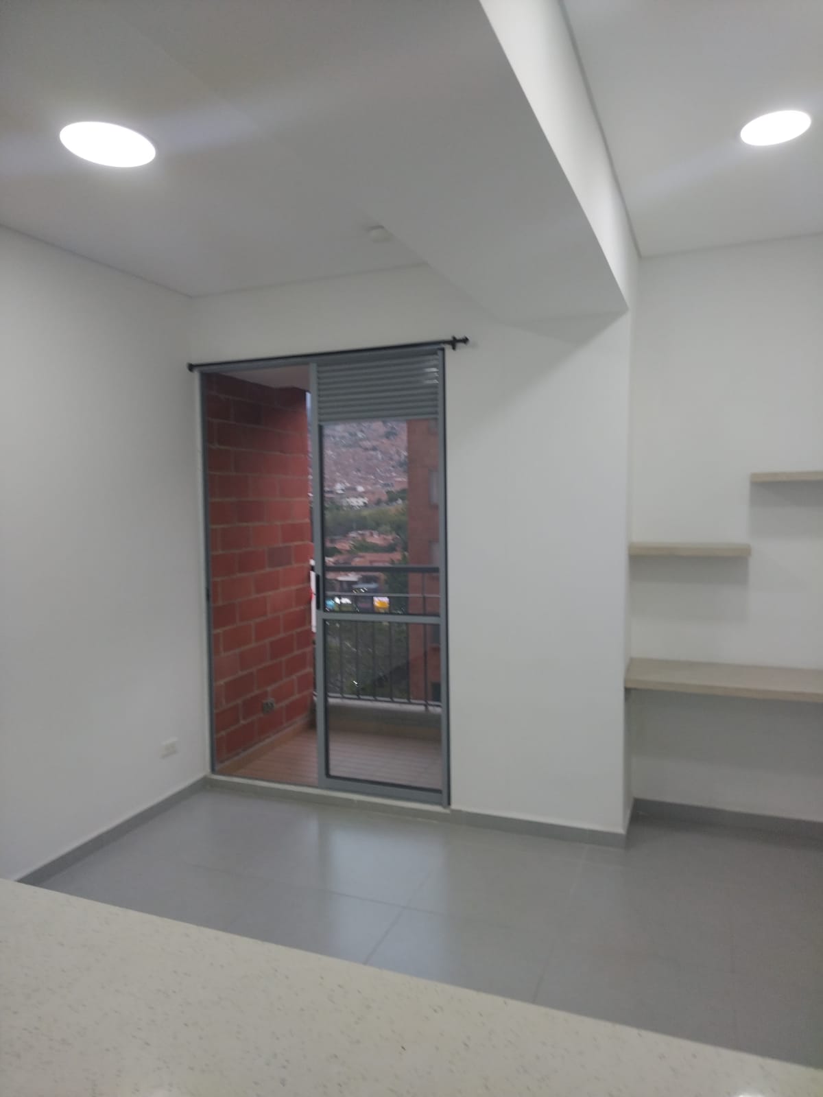 Se arrienda apartaestudio ubicado en el edificio Nórdica en Niquia – Bello