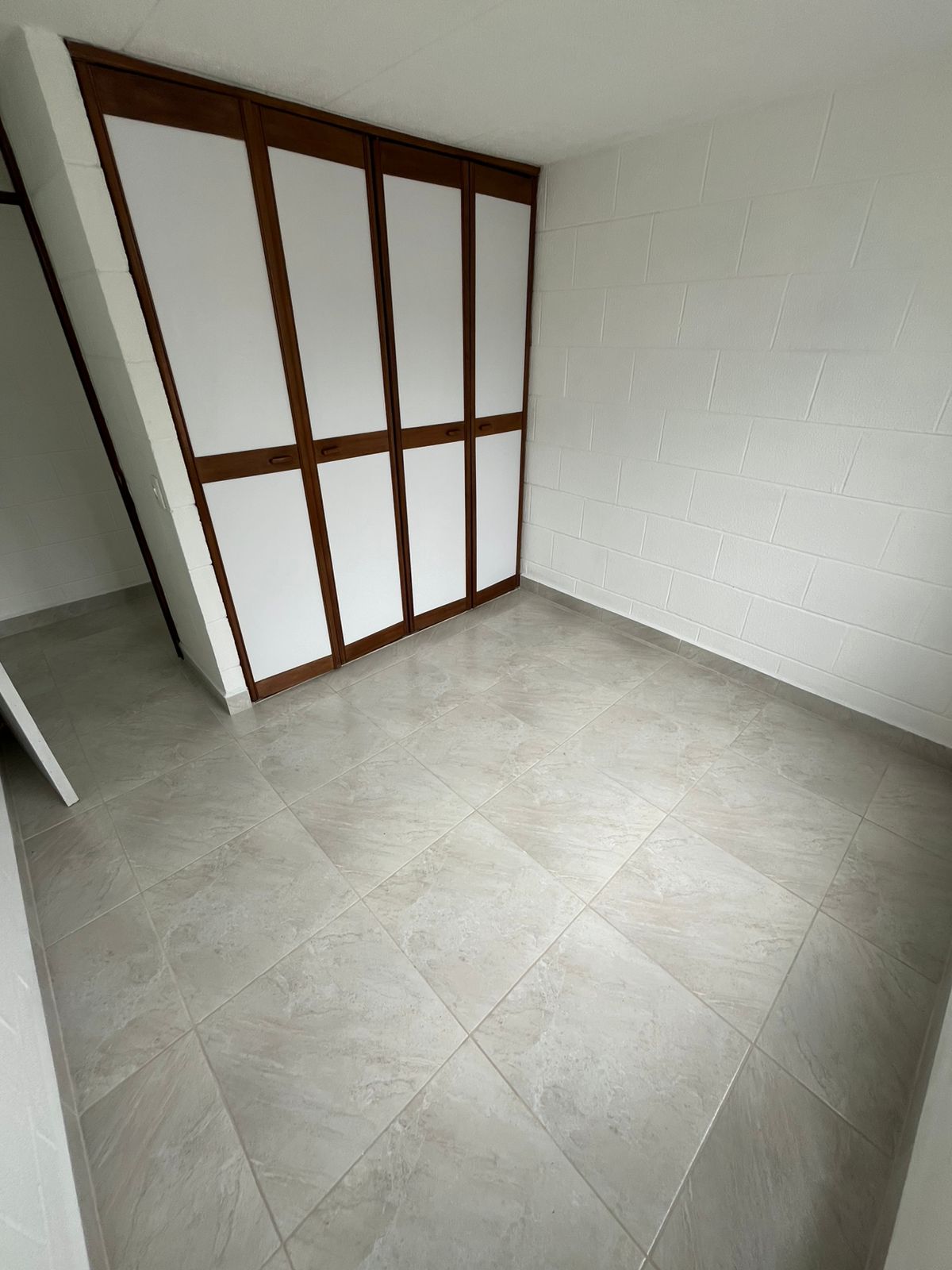 ARRIENDO APARTAMENTO EN LA ALMERIA CODIGO 679-76127