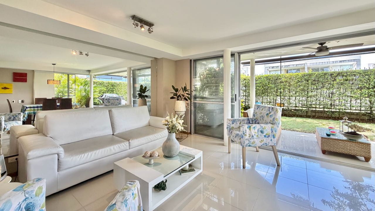 Arriendo Casa Comercial 5 alcobas Rodadero Sur