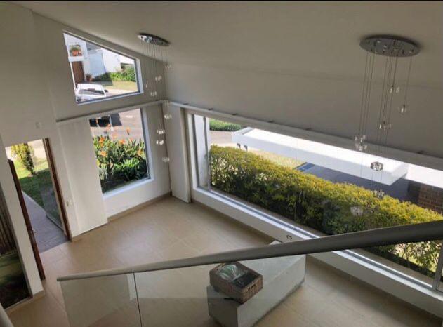 CASA COMERCIAL AMPLIA EN ARRIENDO EN EL VELODROMO, MEDELLÍN