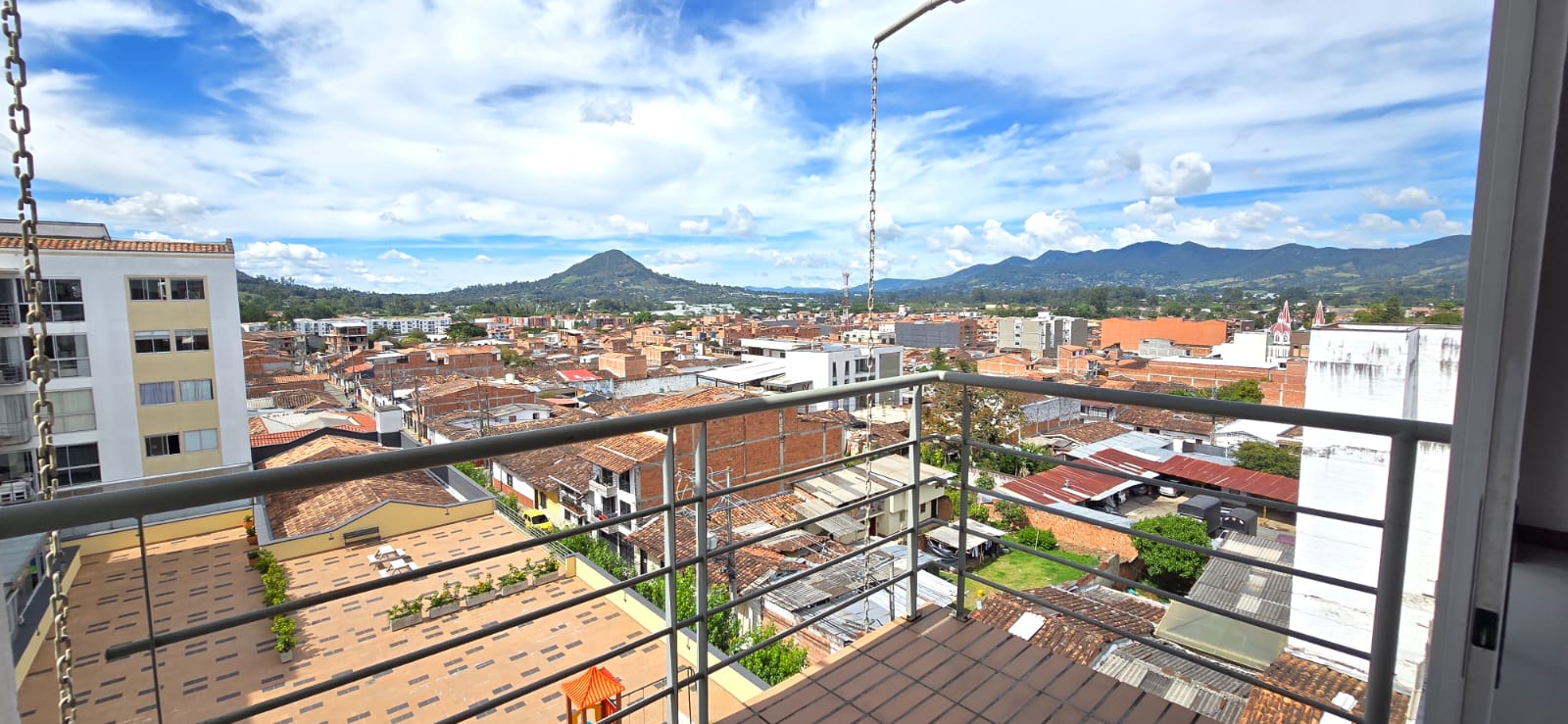 ARRIENDO APARTAMENTO TERCER PISO CON ASCENSOR, EN LA CEJA ANTIOQUIA
