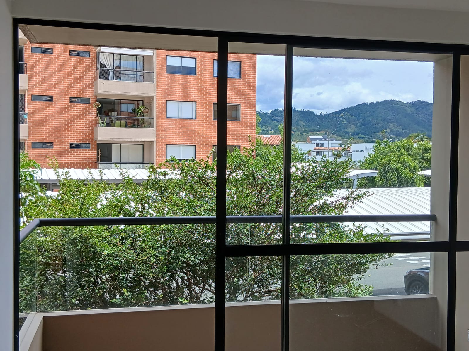 Arriendo apartamento urbanización Sendero Silvestre, Bello, Navarra