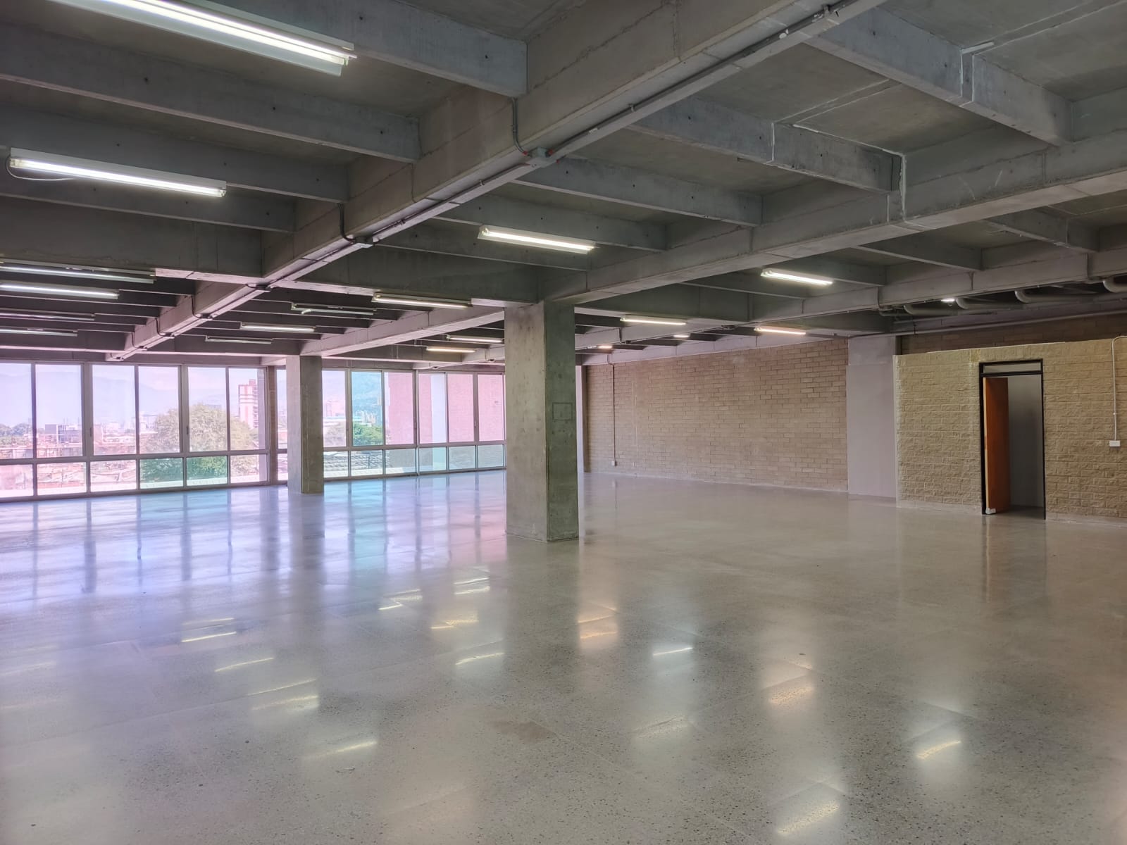 OFICINA EN ARRIENDO | IDEAL CALL CENTER | MEDELLÍN