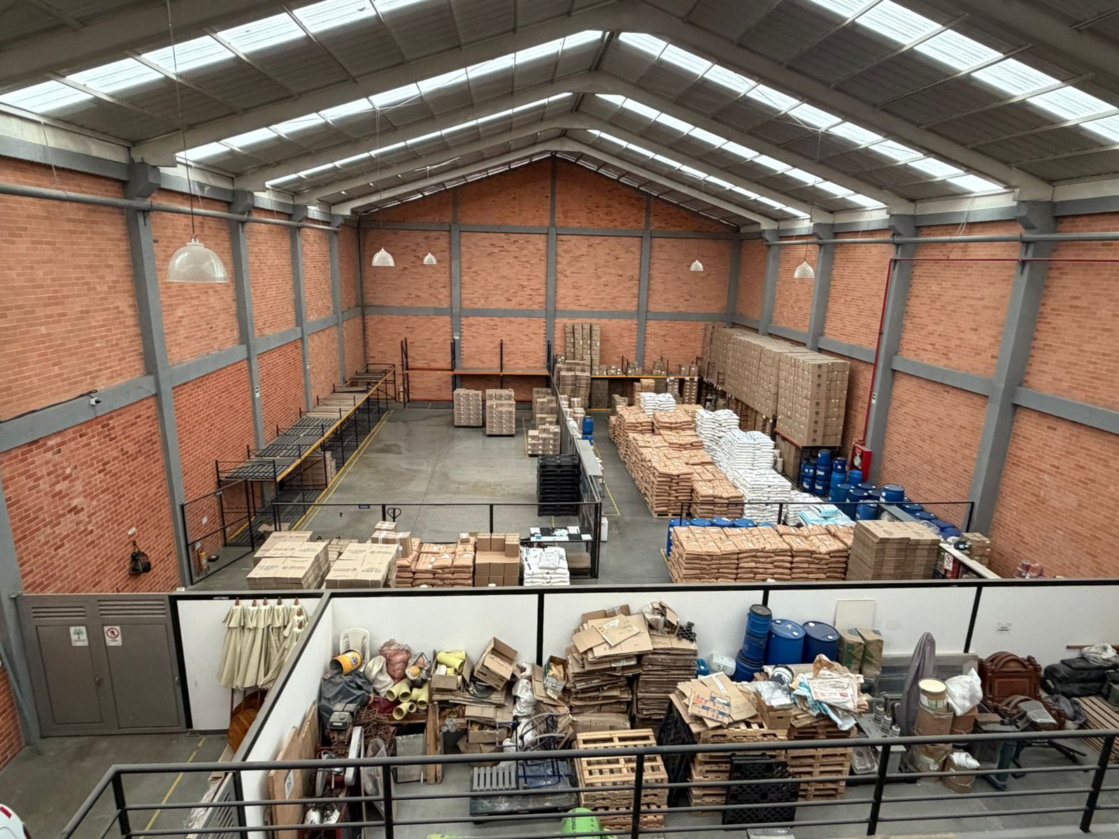 Bodega en Arriendo – 630 m² , Siberia