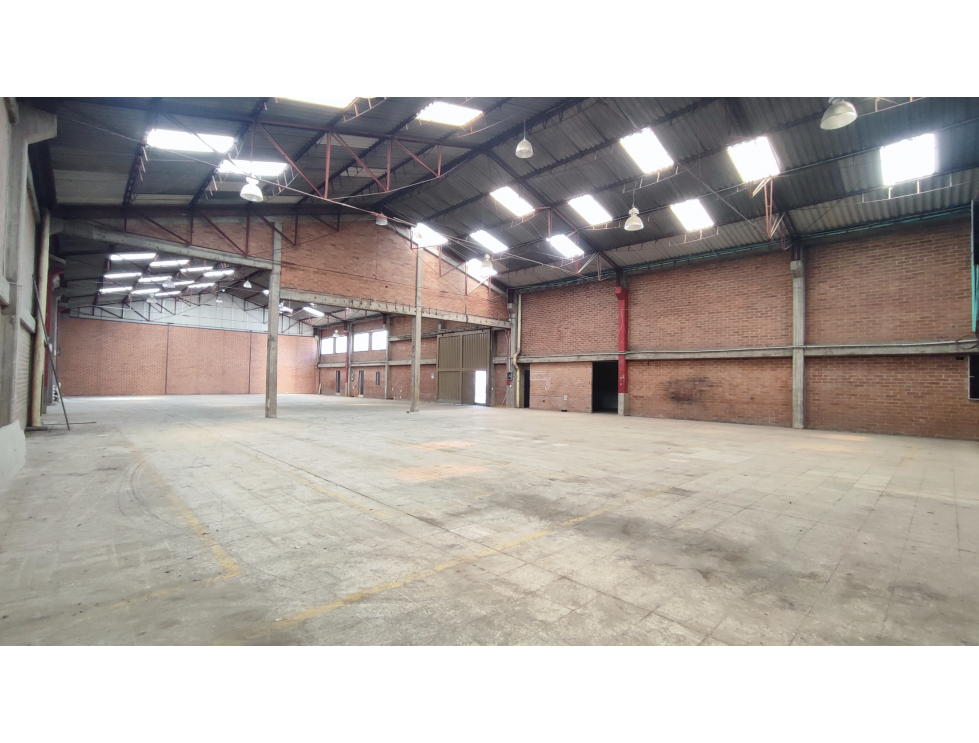 BODEGA EN ARRIENDO | PUENTE ARANDA
